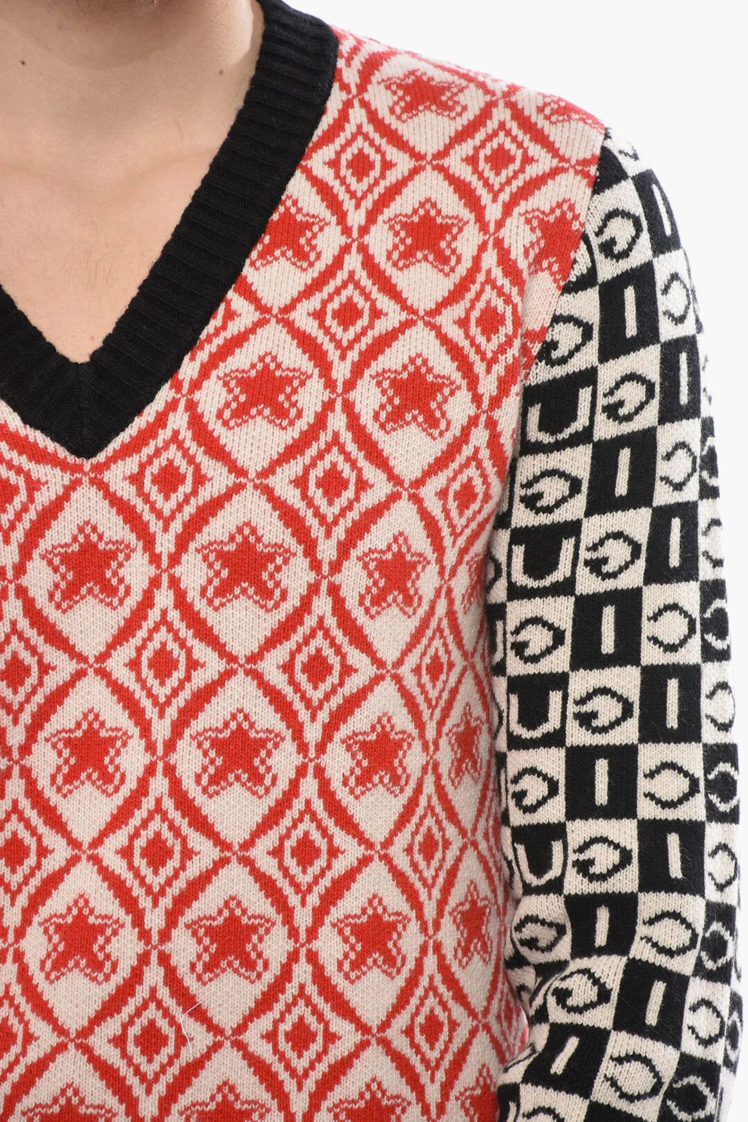Gucci og1mm0426 Embroidered Wool Sweater in Red/Black/White Size US M / EU 48-50 / 2 - 3 Thumbnail