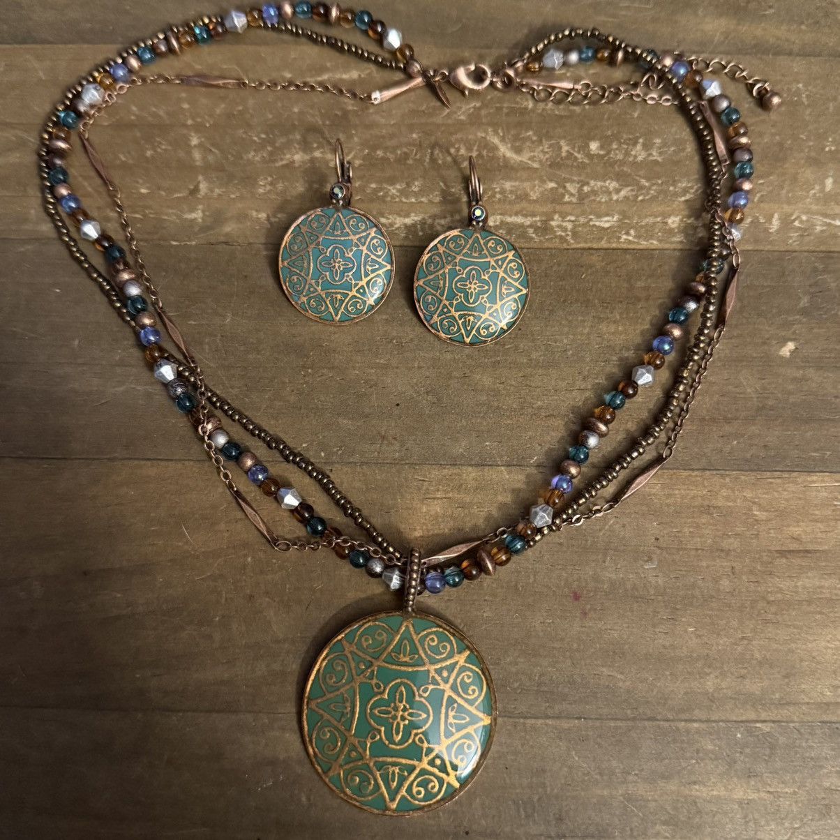 Other Avon Nina Ricci beaded medallion necklace/earrings set Size ONE SIZE - 2 Thumbnail