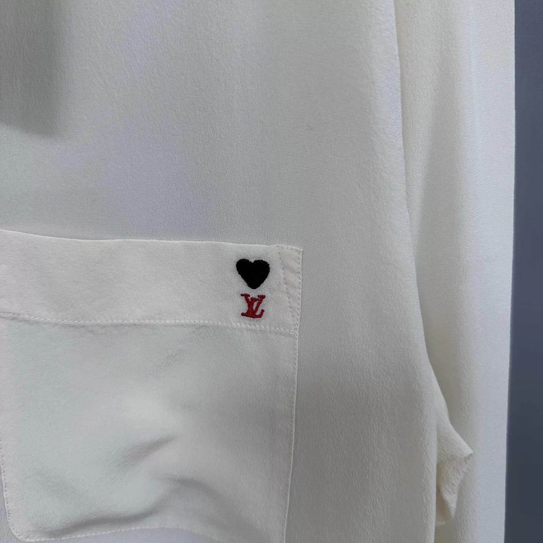 Louis Vuitton LV Heart Embroidery Logo Shirt 38 95New Size S / US 4 / IT 40 - 4 Thumbnail