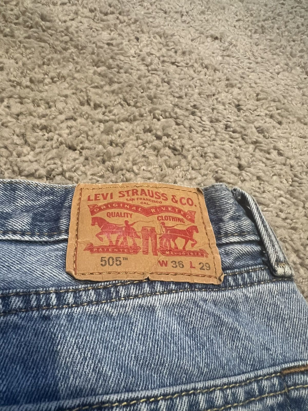 Levi's Vintage Levi’s 505 Light Wash Denim Jeans — Size 36x29 Size US 36 / EU 52 - 3 Thumbnail