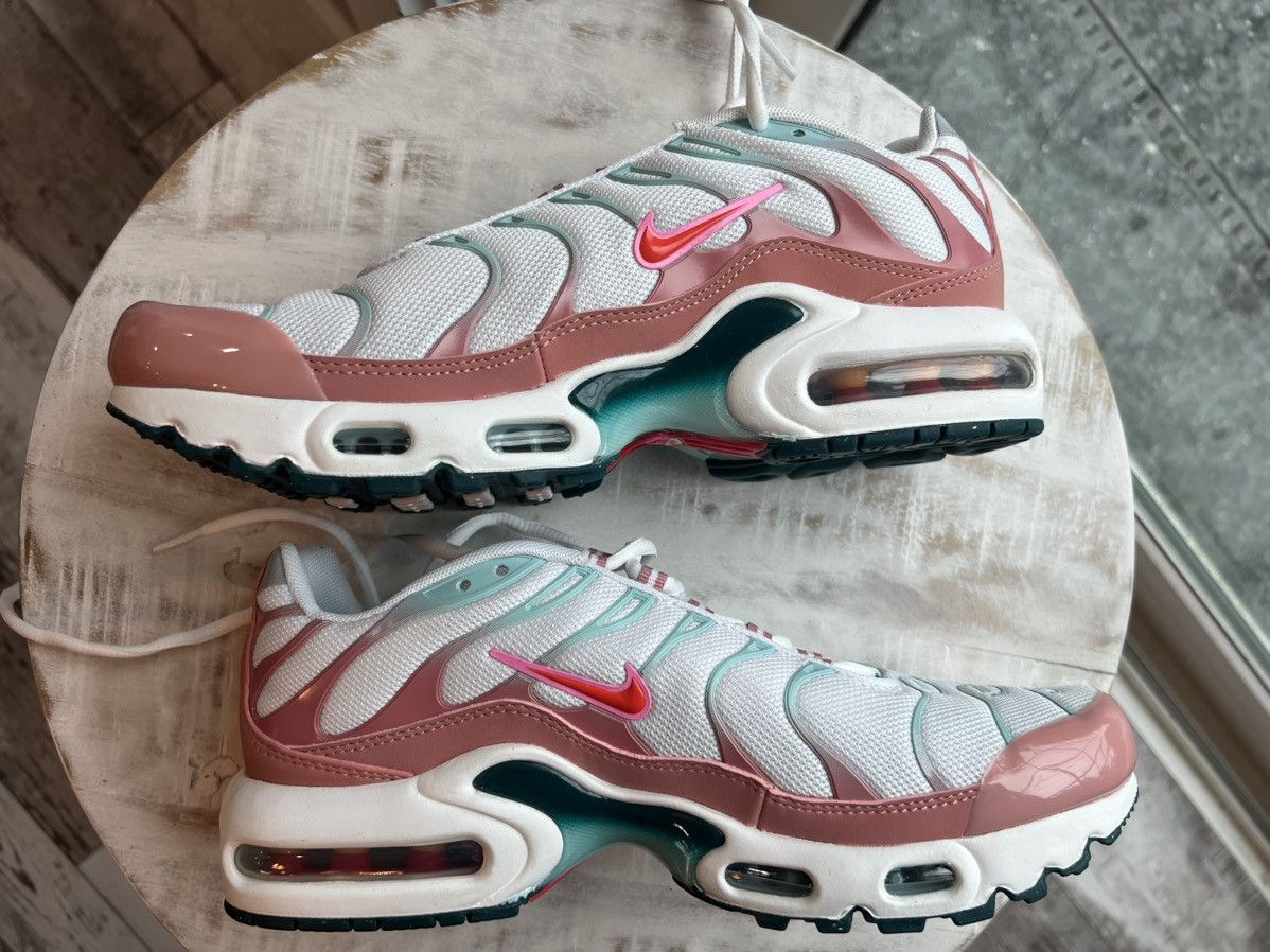 Nike Nike Air Max Plus Red Stardust Jade Ice Size 8.5w 7y Size US 8.5 / IT 38.5 - 6 Thumbnail