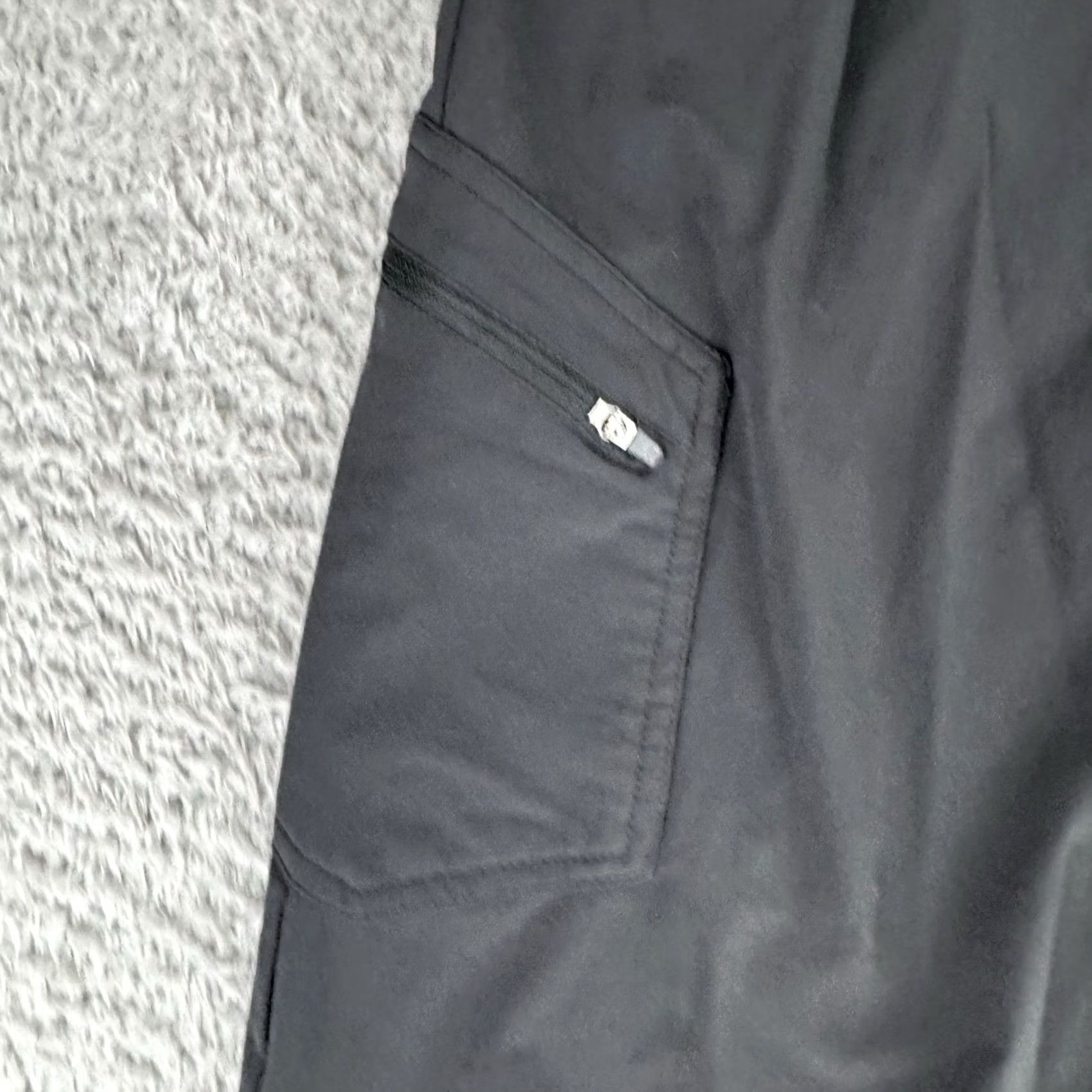 Outdoor Research Pants Mens 38x19 Ferrosi Stretch Hiking Cargo 3/4 Capri Black Straight Flat Front Nylon Pockets in Blue, Men's — image 2 of 6