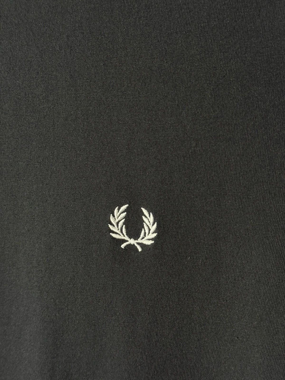 Fred Perry Fred Perry Black T-Shirt Mens Laurel Wreath Logo Cotton Tee Size US S / EU 44-46 / 1 - 5 Thumbnail