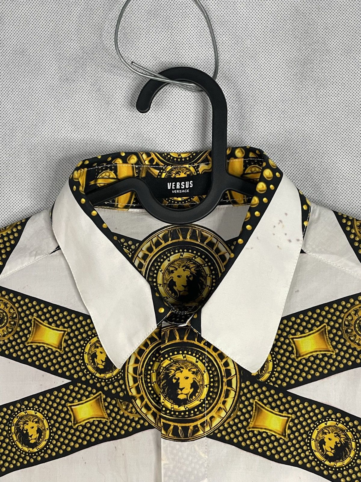Designer × Versace × Versus Versace Versus Versace Button Ups Lion Belts Print Shirt Luxury Size US M / EU 48-50 / 2 - 7 Thumbnail