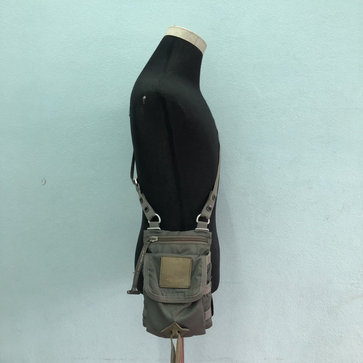 Japanese Brand + TOUGH PRODUCT SLING BAG MILITARY Size ONE SIZE - 17 Thumbnail