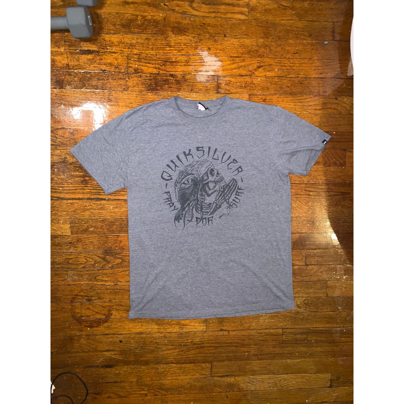 Quiksilver × Vintage Quiksilver Pray For Surf Skull Graphic T Shirt Gray M Size US L / EU 52-54 / 3 - 1 Thumbnail