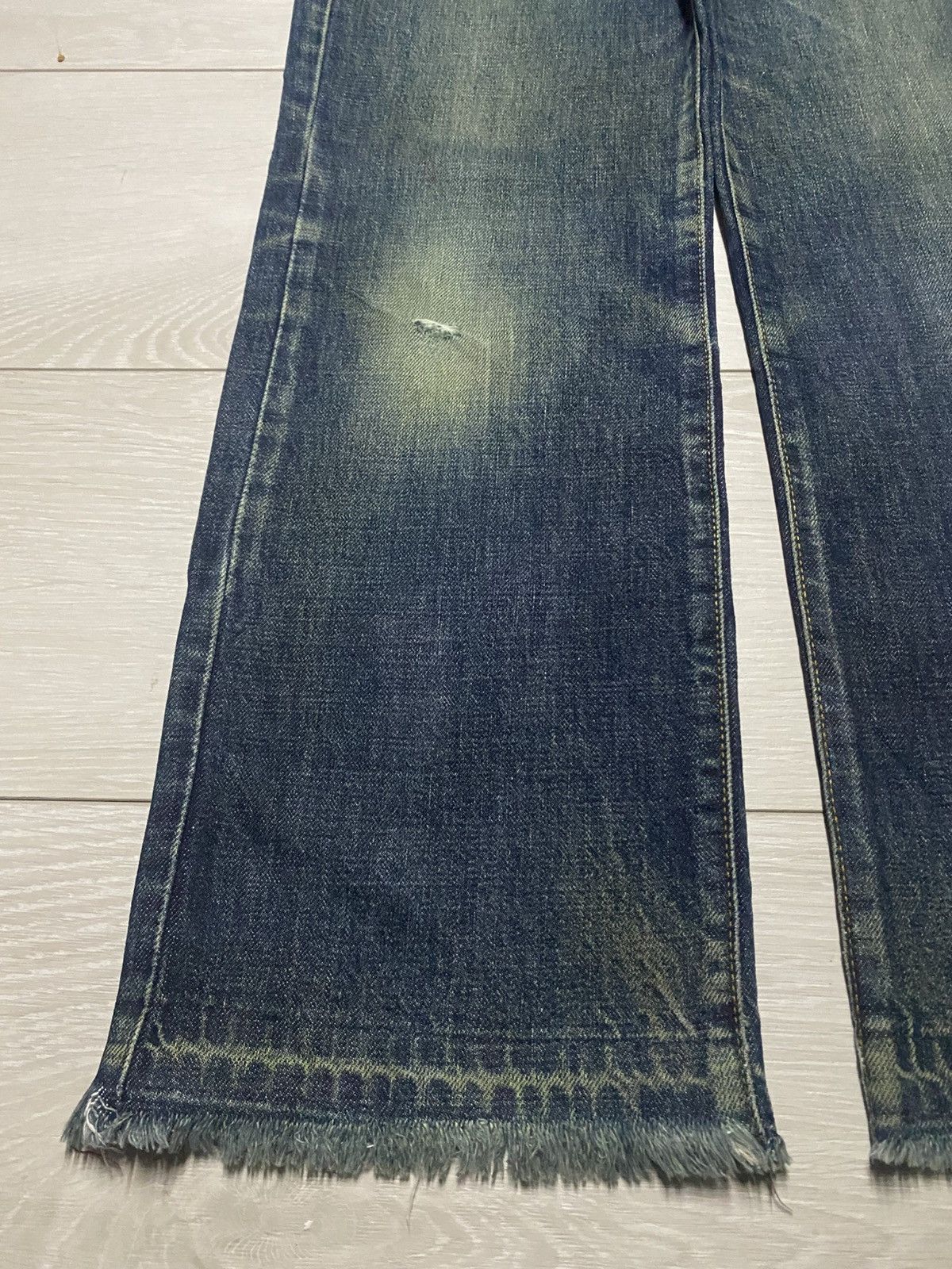Japanese Brand Vintage Japanese Brand Mud Wash Frayer Baggy Jeans Size US 26 / EU 42 - 7 Thumbnail