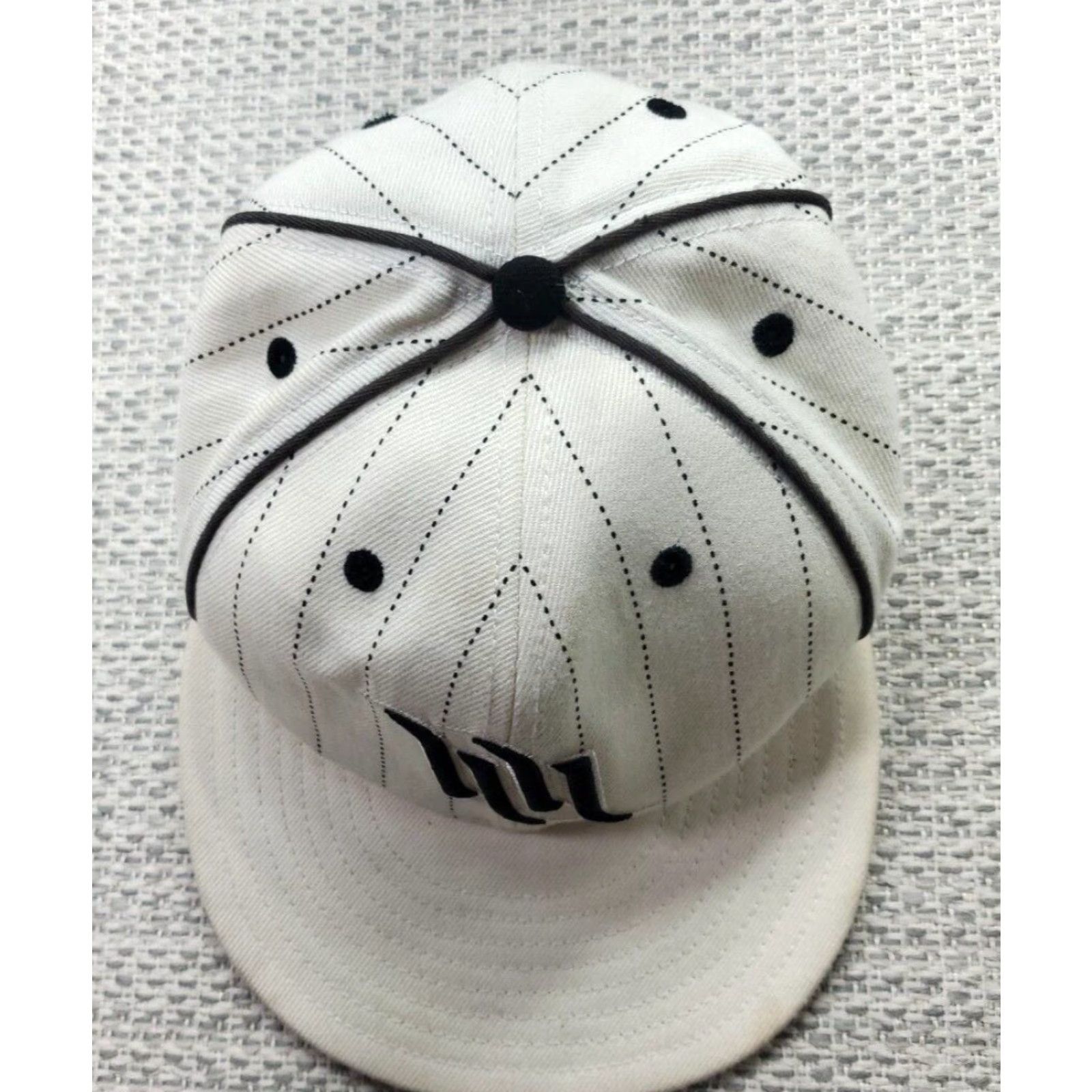 Bally Hart and Huntington 59Fifty Baseball Cap Hat Fitted 7 White 59Fifty Baseball Cap Mens Cap Pinstripe Ball Hat Size ONE SIZE - 7 Thumbnail