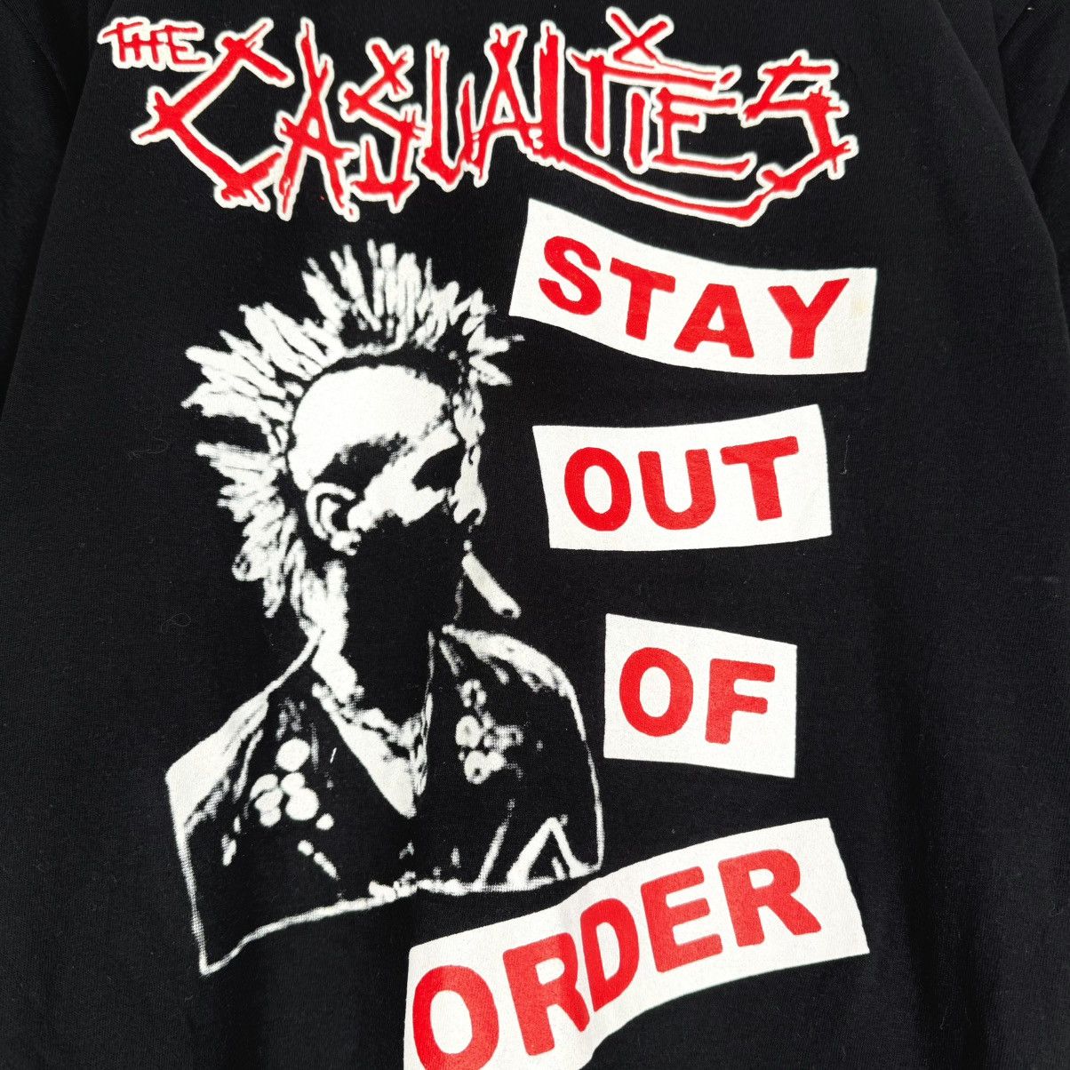 Band Tees Vintage 2000 The Casualties Stay Out Of Order Punk T Shirt Size US L / EU 52-54 / 3 - 4 Thumbnail