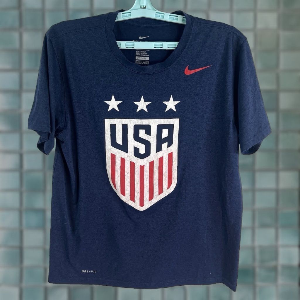 Nike Nike Dri-FIT T Shirt Nike USA Graphic Blue Men M Adult Medium Blue Graphic Print 2020s US Theme Mens Size US M / EU 48-50 / 2 - 1 Thumbnail