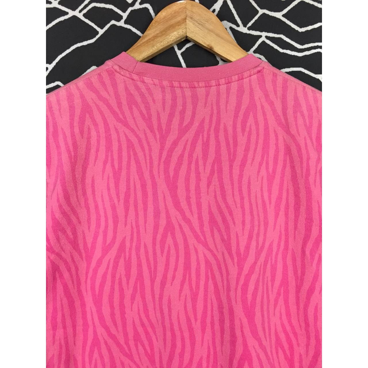 Anime × Japanese Brand × Uniqlo Uniqlo X One Piece Donquixote Doflamingo Anime Manga Tee Size US M / EU 48-50 / 2 - 10 Thumbnail