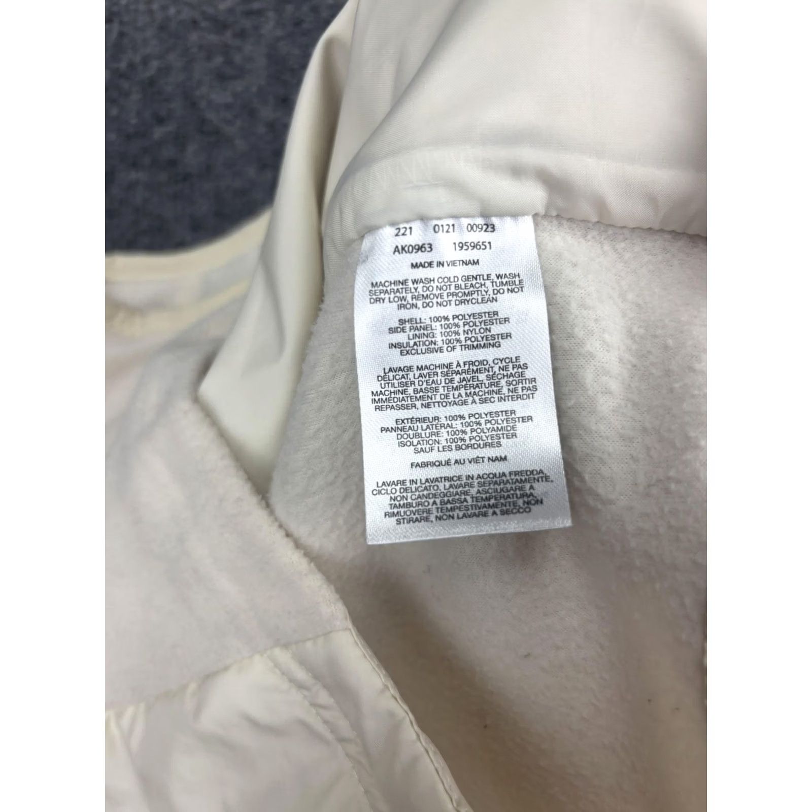 Vintage Columbia Vest Womens Medium White Quilted Fleece Lined Full Zip Pockets Size M / US 6-8 / IT 42-44 - 6 Thumbnail