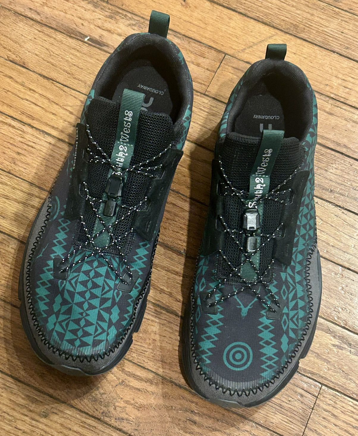 On × South2 West8 Cloudaway Black/Evergreen Running Shoe Size US 13 / EU 46 - 1 Thumbnail