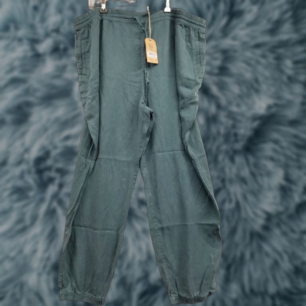 FatFace Fat Face Trousers Jogger Women's Size 20 Green Pockets Elastic Waist Casual NWT Size 42" / US 20 - 1 Thumbnail