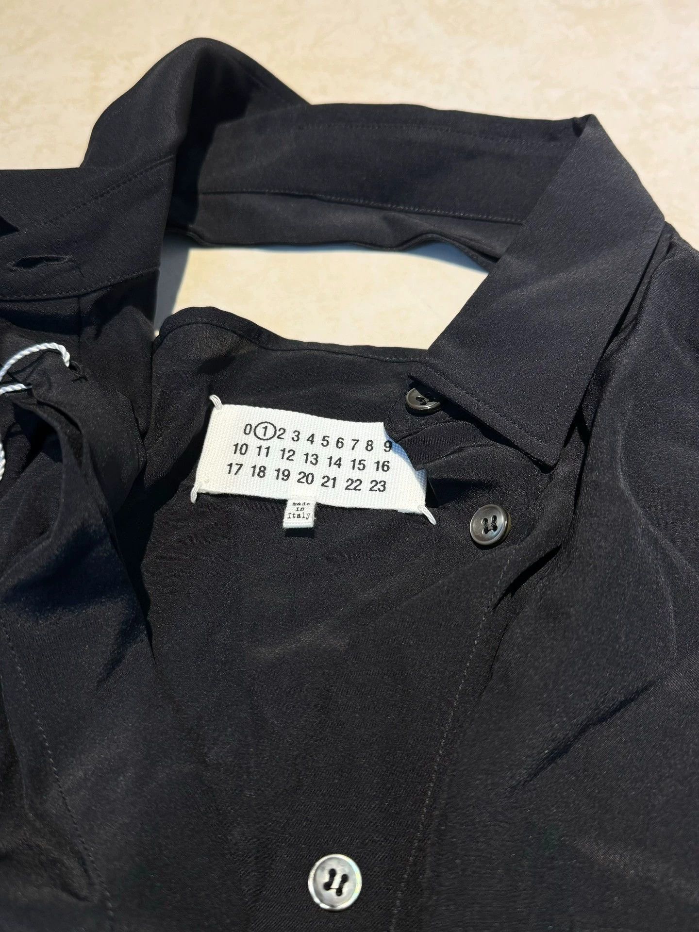 Maison Margiela MM Black Pleated Silk Shirt Pocket LS Back Logo 38 9/10 Size US S / EU 44-46 / 1 - 2 Thumbnail