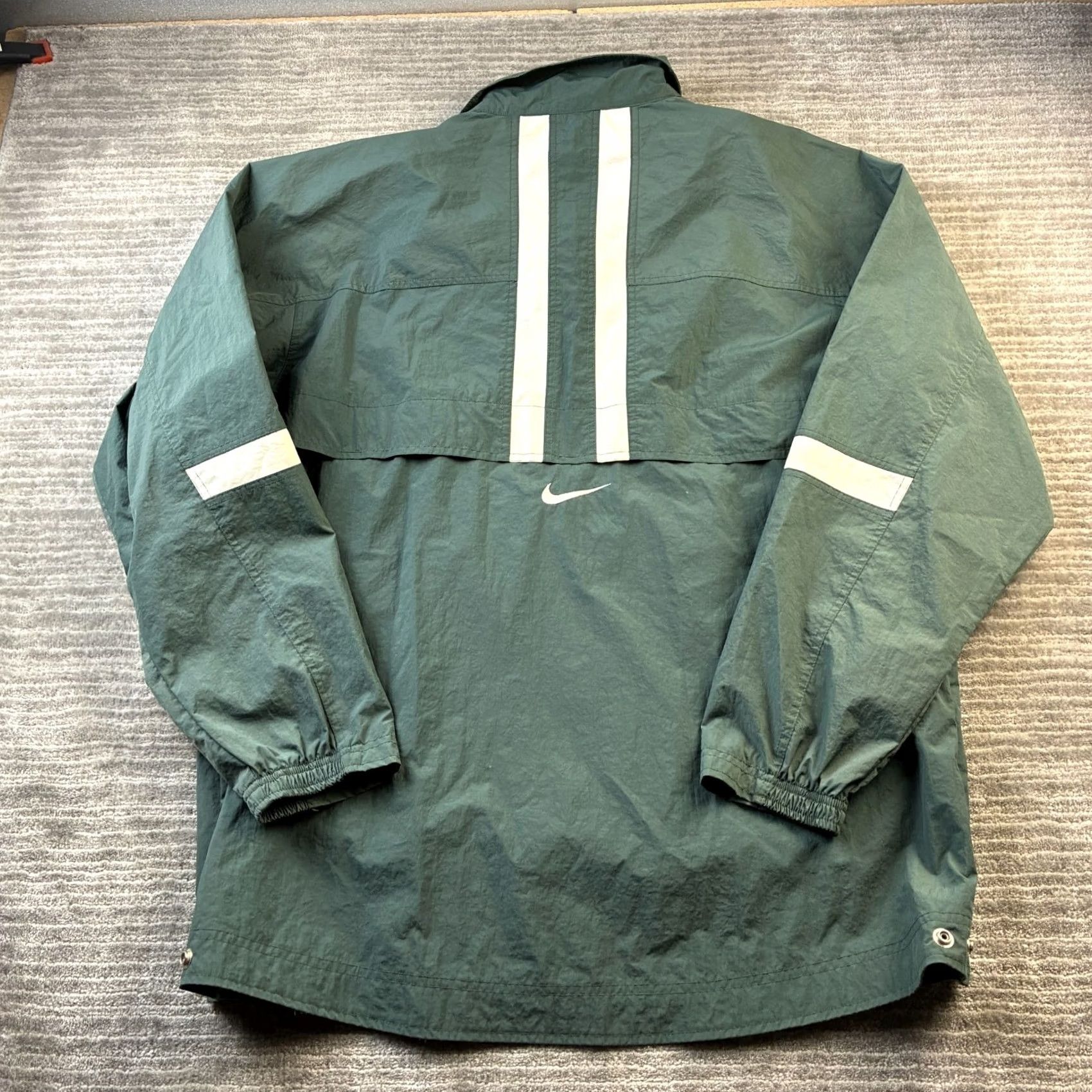 Nike VINTAGE Nike Jacket Mens Large Green Windbreaker Hoodie Track Kangaroo Pocket Size US L / EU 52-54 / 3 - 2 Thumbnail