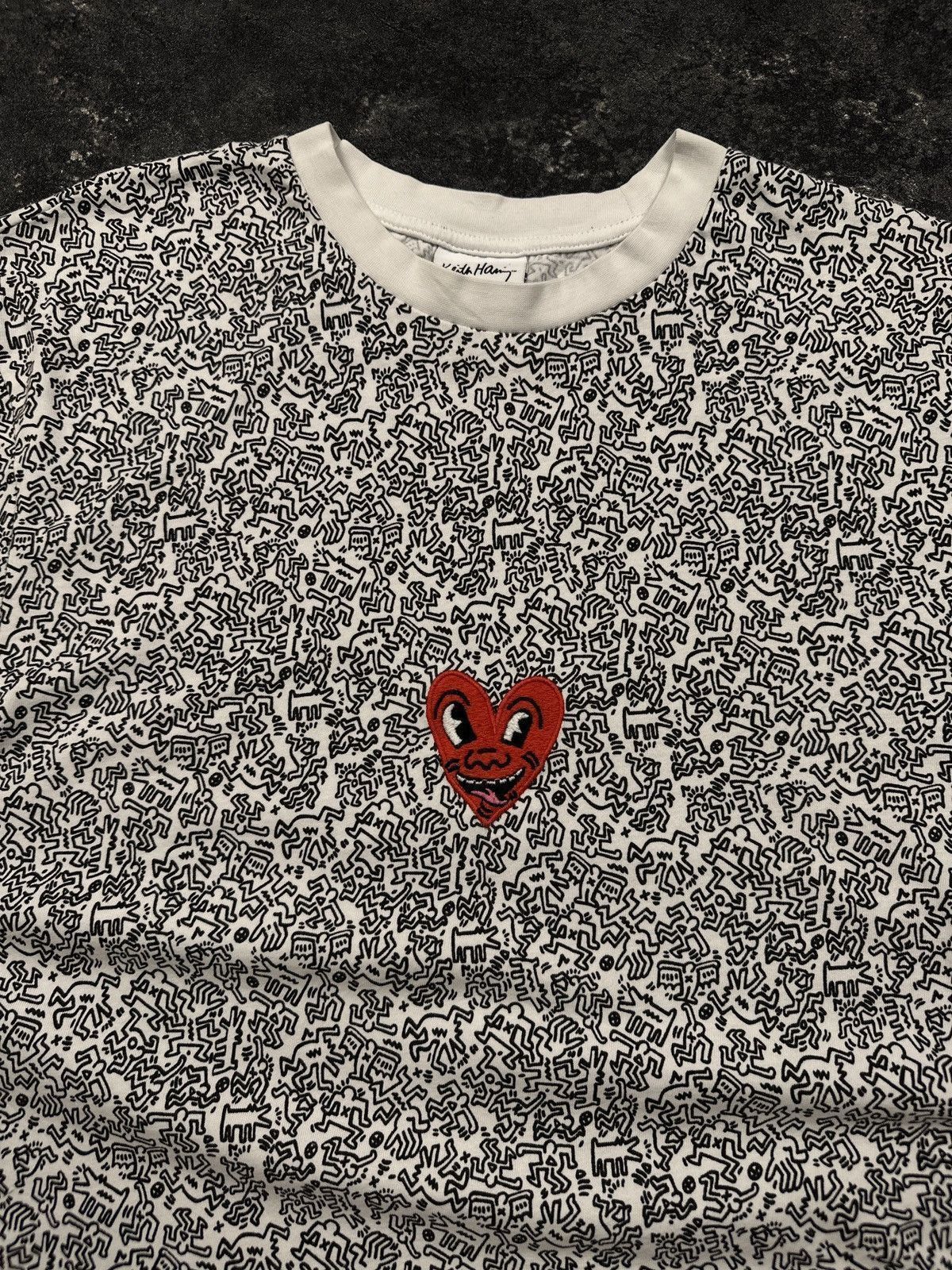 Keith Haring Rare Keith Haring Overprint Centre Heart Logo T-Shirt Size US L / EU 52-54 / 3 - 5 Thumbnail