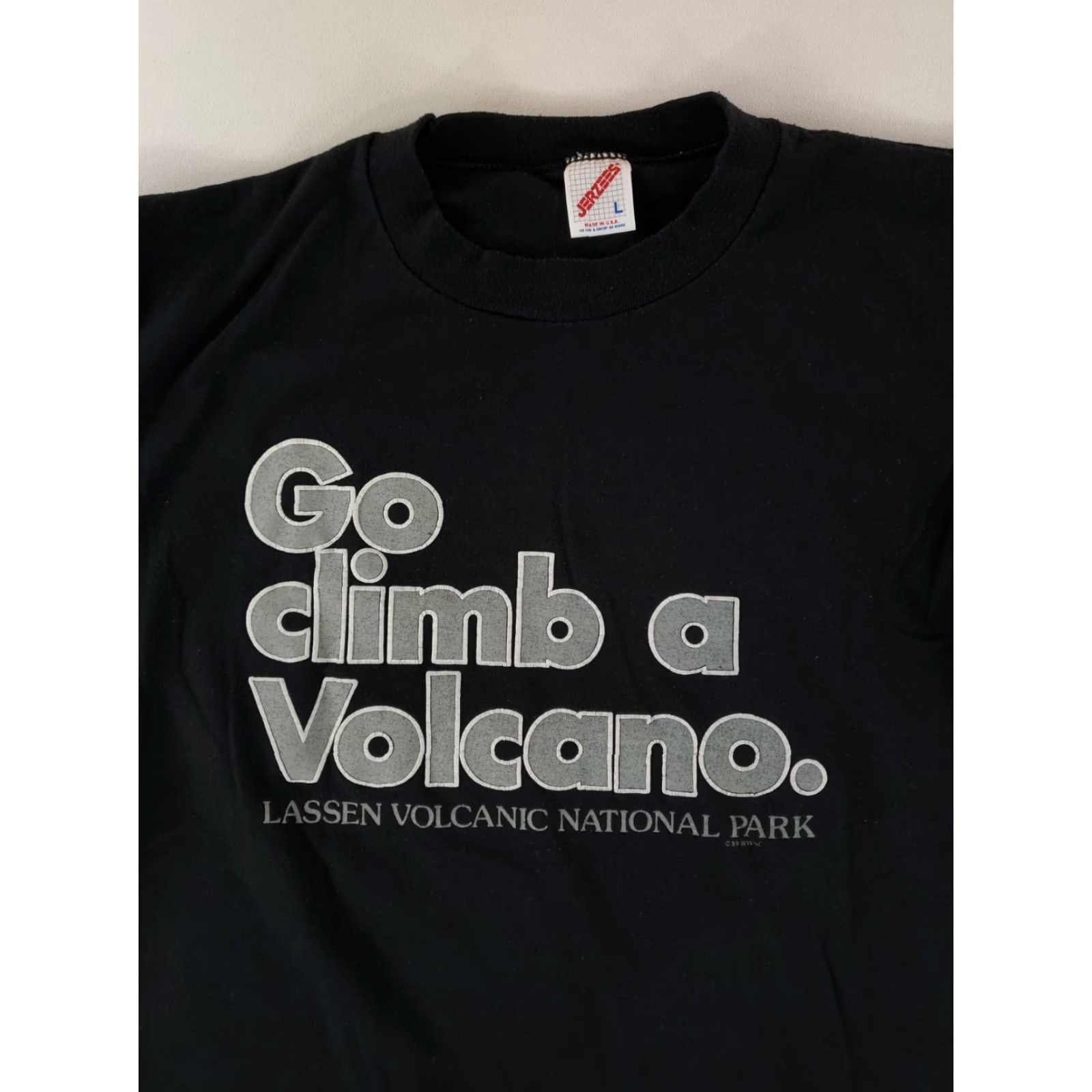 Jerzees VTG 90s Lassen Volcano T Shirt Go Climb a Volcano Black Jerzees Mens L Made USA Size US L / EU 52-54 / 3 - 2 Thumbnail