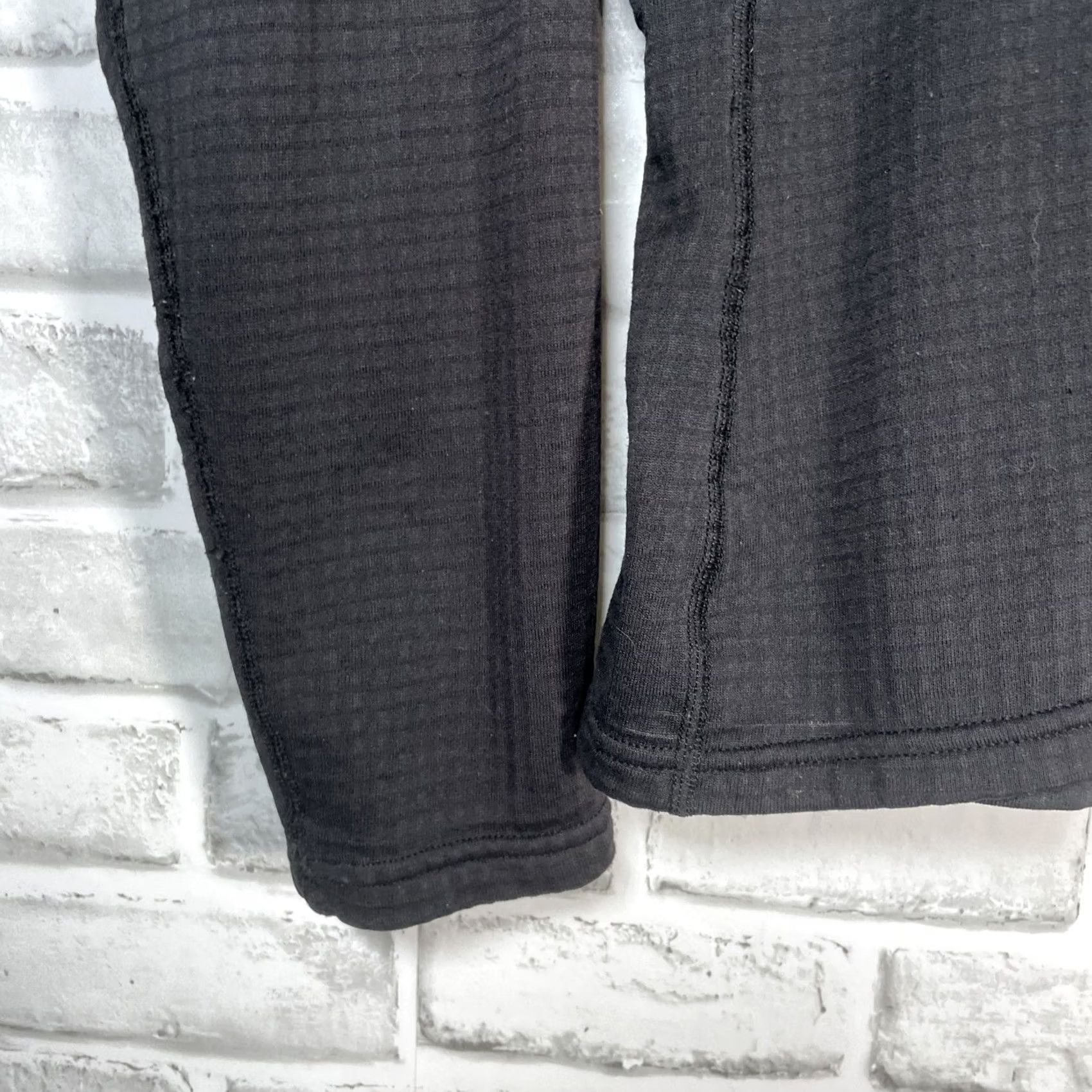 Patagonia VINTAGE Patagonia Black Athletic Half Zip Pullover Jacket Womens Size S USA Jacket Womens S Black USA Athletic Size S / US 4 / IT 40 - 4 Thumbnail