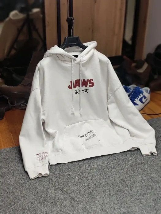 H&m jaws hot sale hoodie