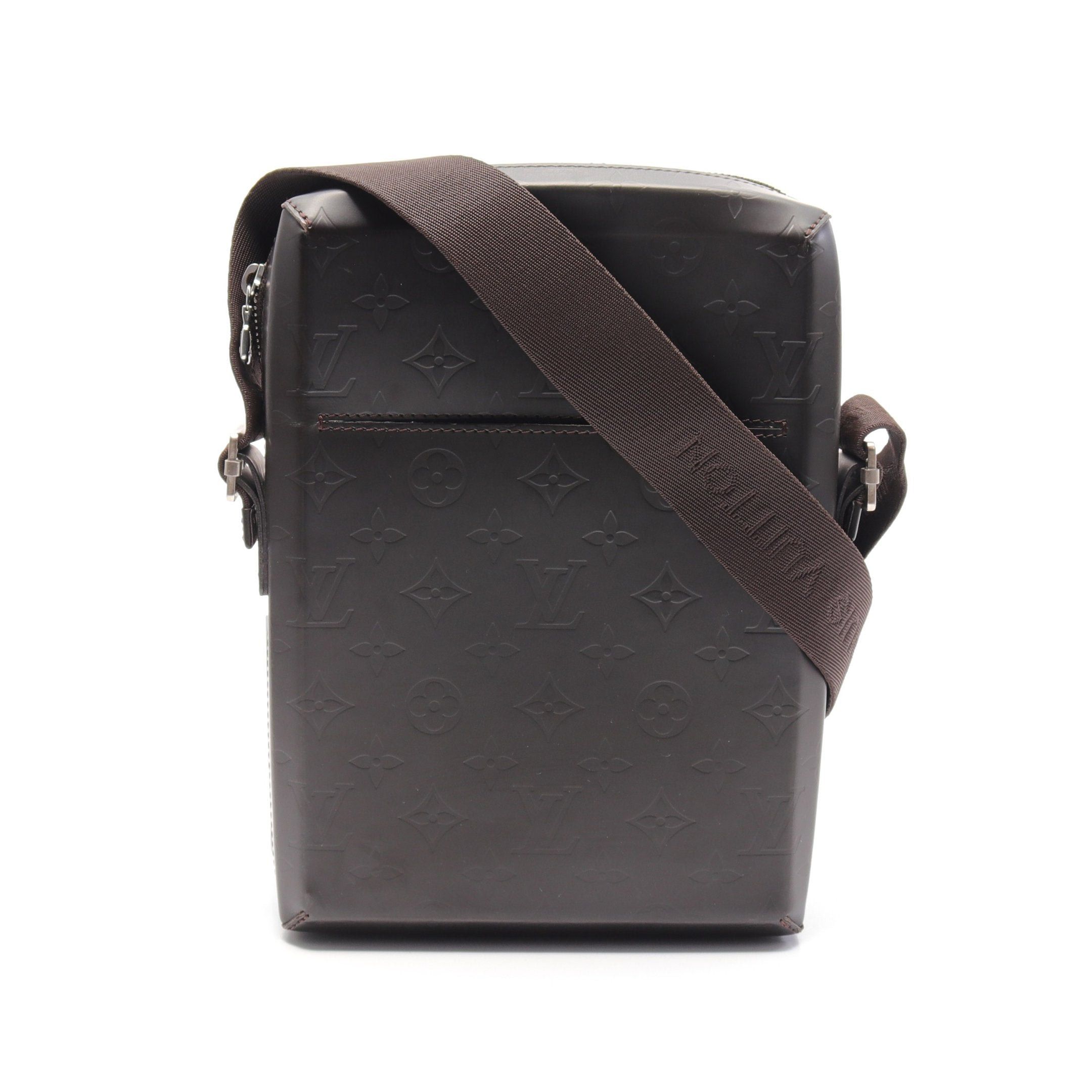 Louis Vuitton Bobby Monogram Glace Cafe Shoulder Bag Leather Dark Brown