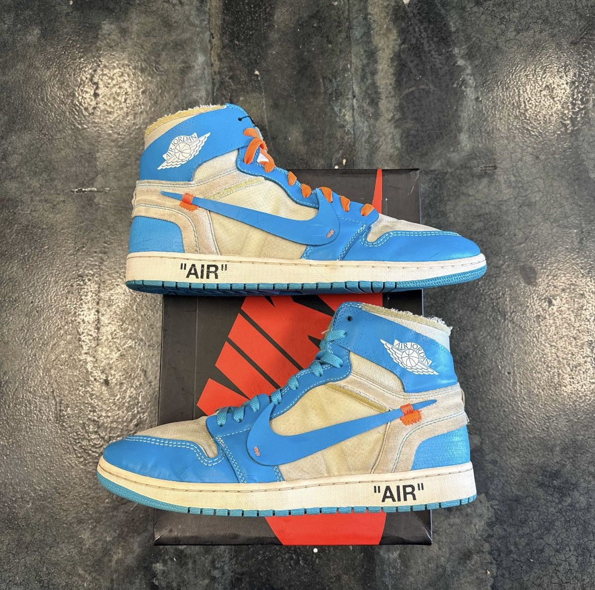 Nike × Off-White Jordan 1 Off White UNC Size US 13 / EU 46 - 1 Thumbnail