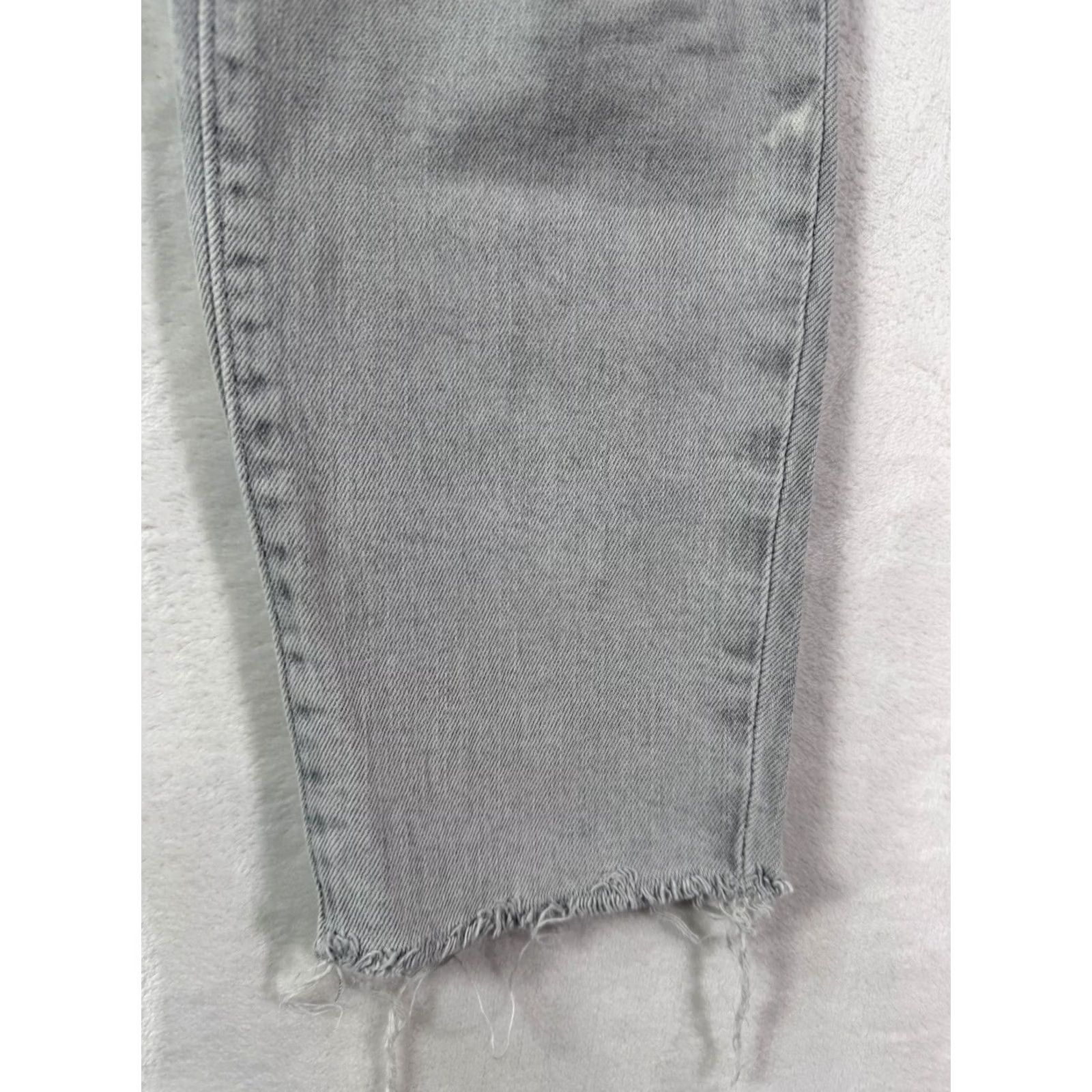 Old Navy Old Navy OG Straight High Rise Light Charcoal Jeans Size 6 - 90s Vintage Straight Leg Denim 5-Pocket Womens Jeans Size 28" / US 6 / IT 42 - 4 Thumbnail