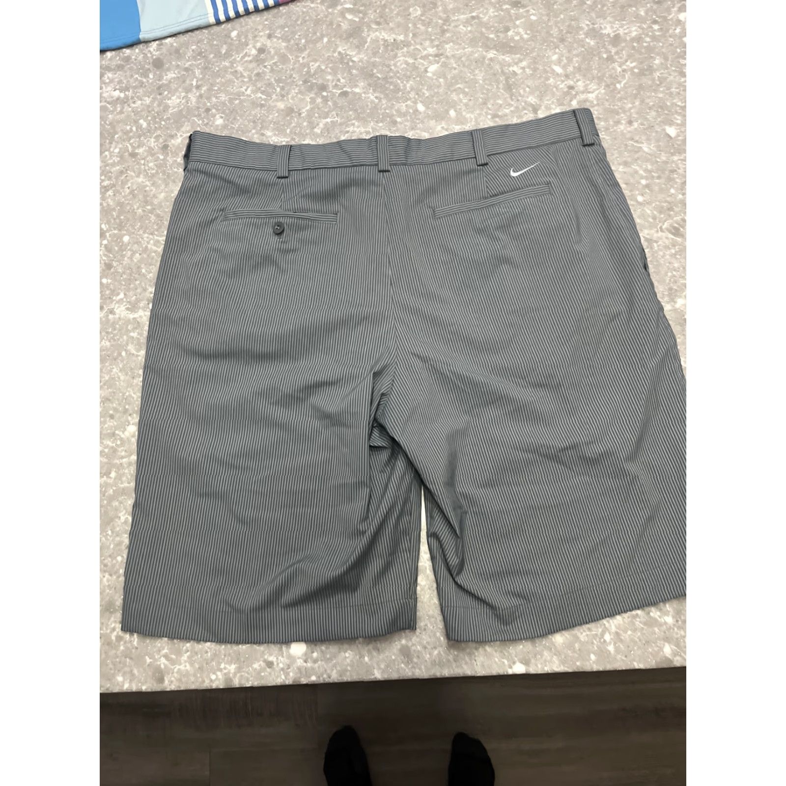 Nike Nike Golf Shorts Mens 38 Gray Striped Swoosh Logo Golfer Size US 39 - 4 Thumbnail