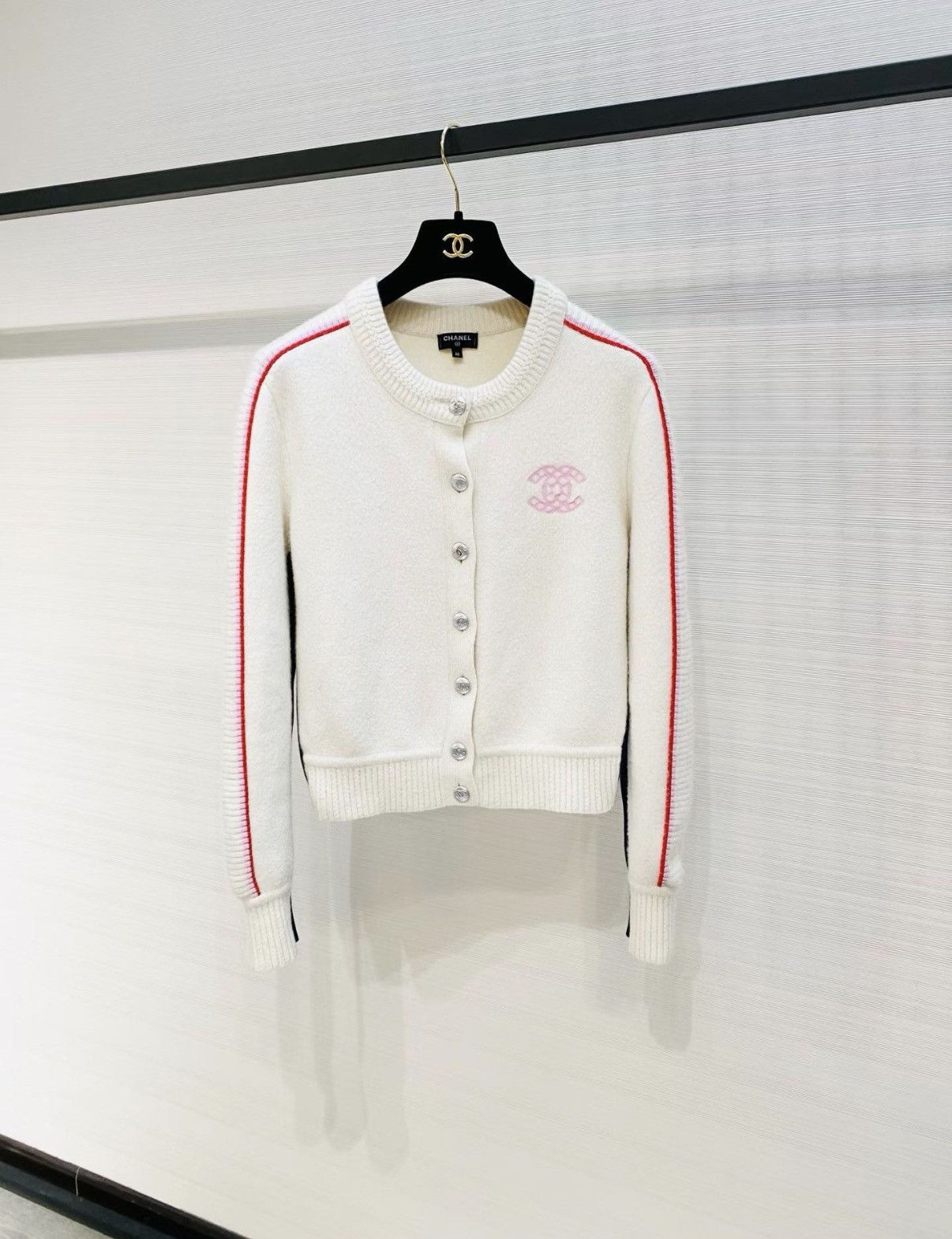Chanel Chanel Ski Collection cashmere cardigan J33 Size S / US 4 / IT 40 - 1 Thumbnail