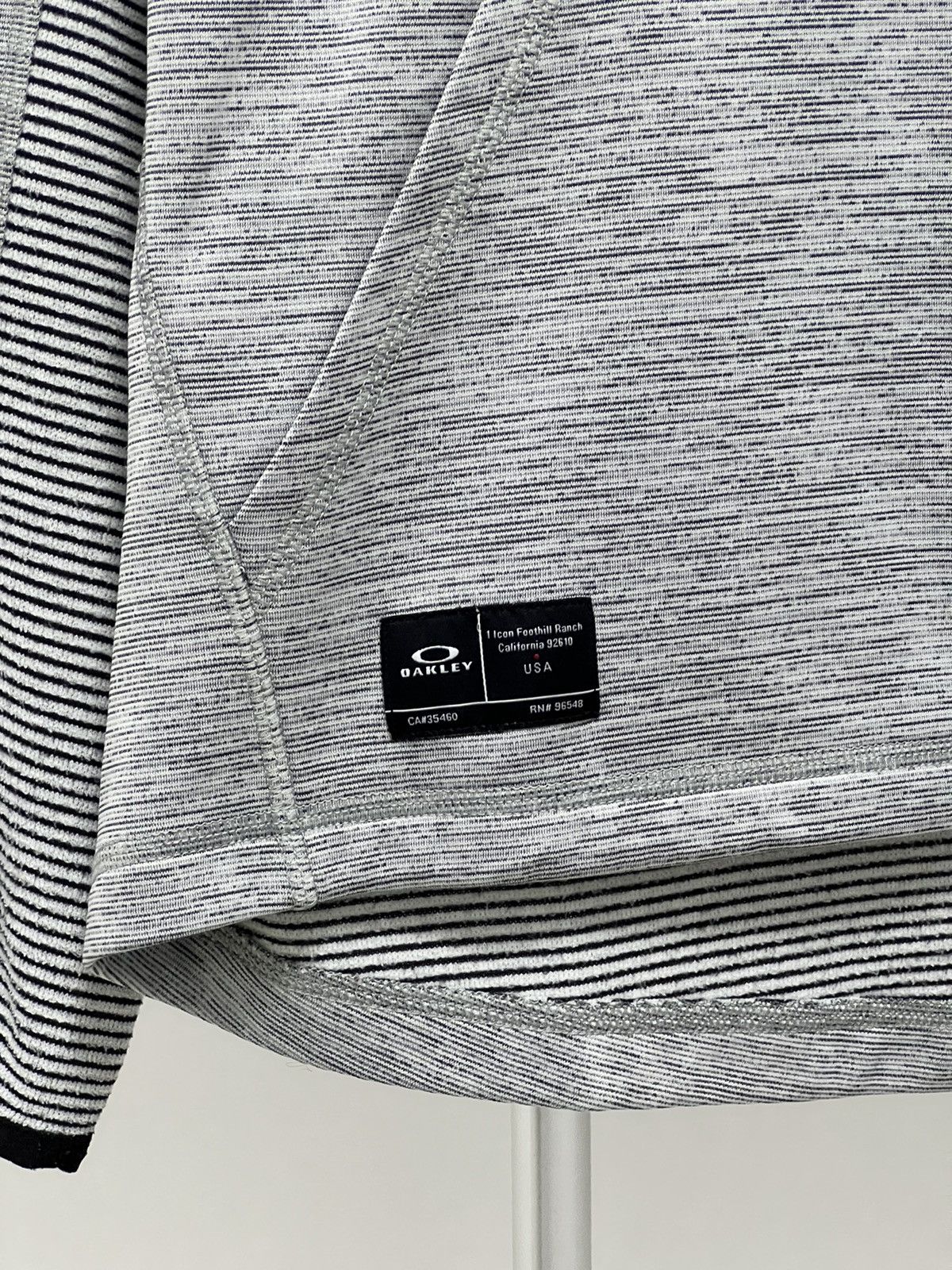 Oakley × Vintage Y2K Oakley Full Zip Hoodie size M Size US M / EU 48-50 / 2 - 4 Thumbnail