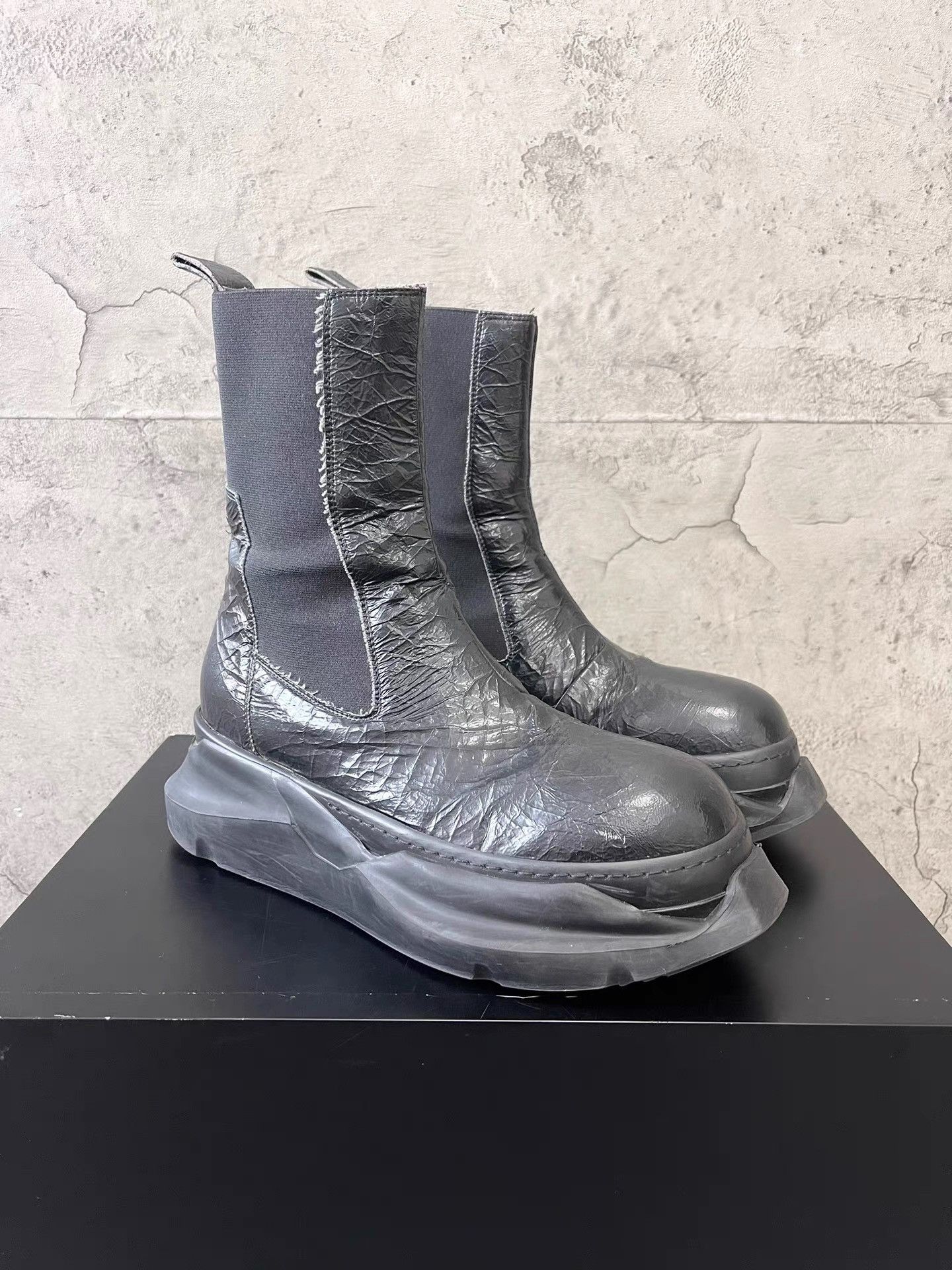 Rick Owens Rick Owens Cracked Leather Platform Chelsea Boots K34 Size US 8 / EU 41 - 2 Thumbnail