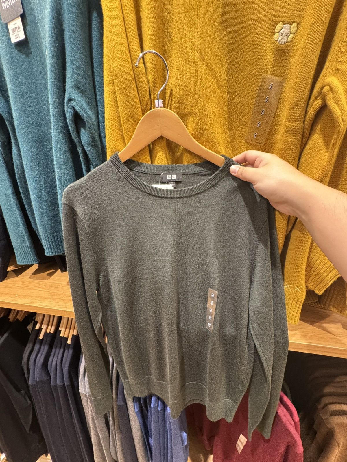 Uniqlo Uniqlo Merino Crew Neck Sweater Size US S / EU 44-46 / 1 - 5 Thumbnail