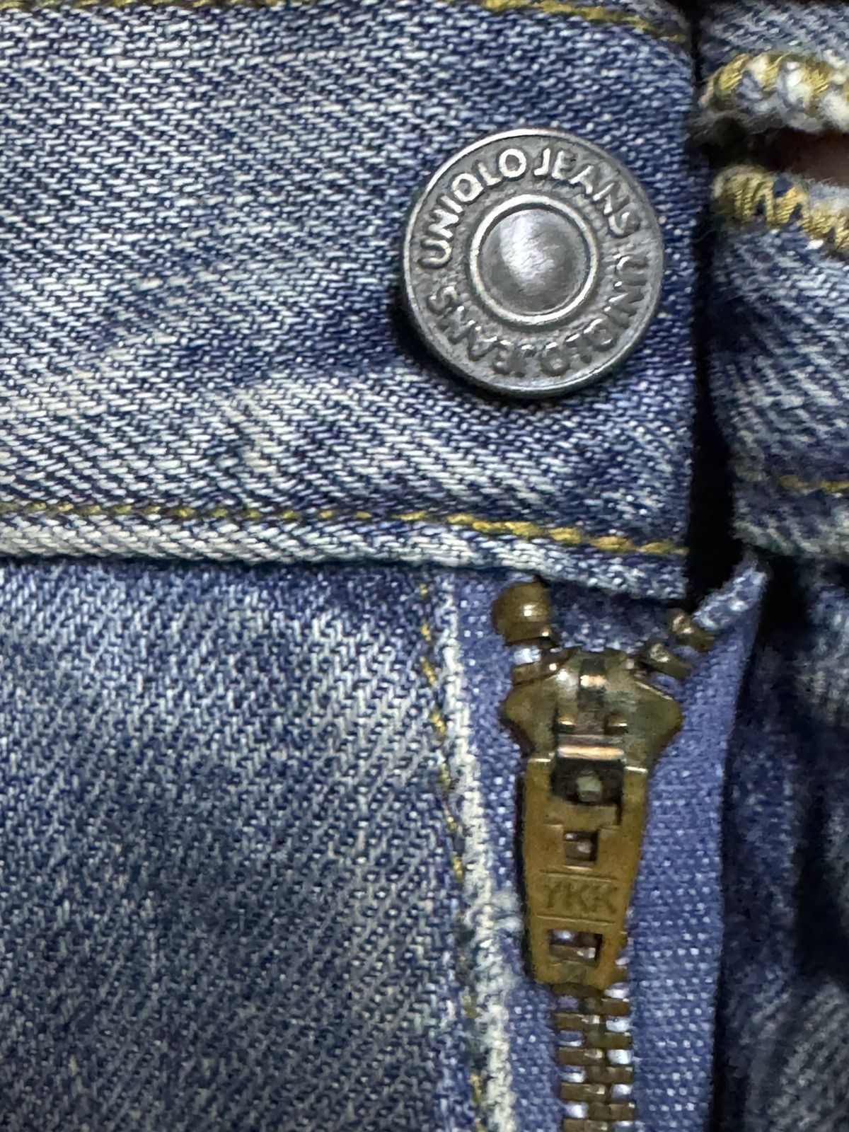 Uniqlo Vintage Japanese Brand Uniqlo Ring Light Wash Loose Jeans Size US 31 - 12 Thumbnail