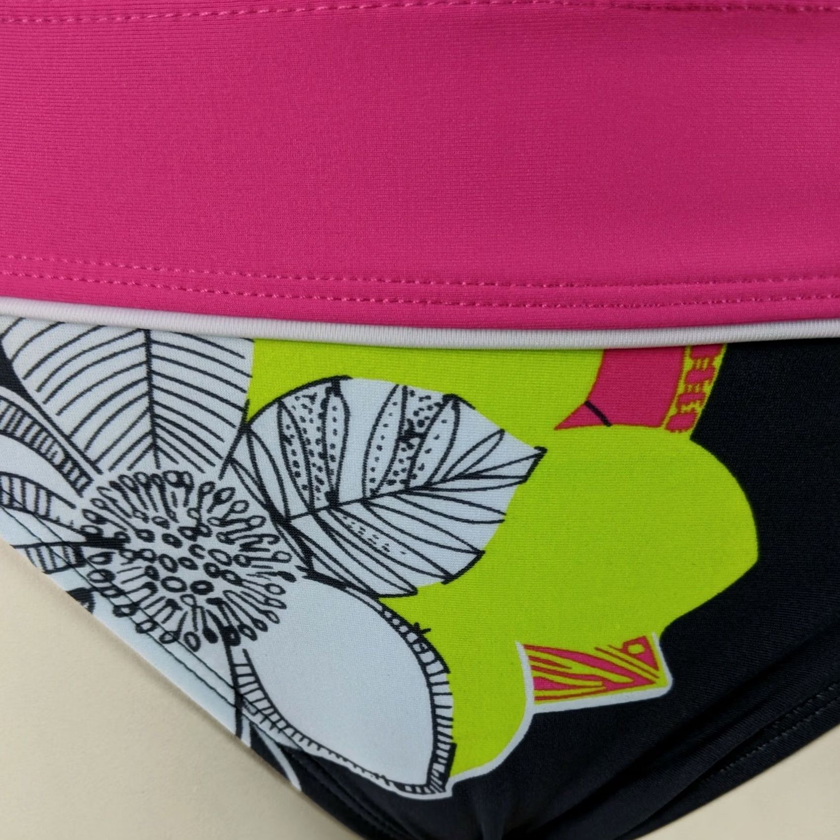 Athleta Athleta Bottom Swim Bottom Floral Gray Pink S Womens Low Rise Bikini Beach Back Pocket 2020s Women Size 28" / US 6 / IT 42 - 3 Thumbnail