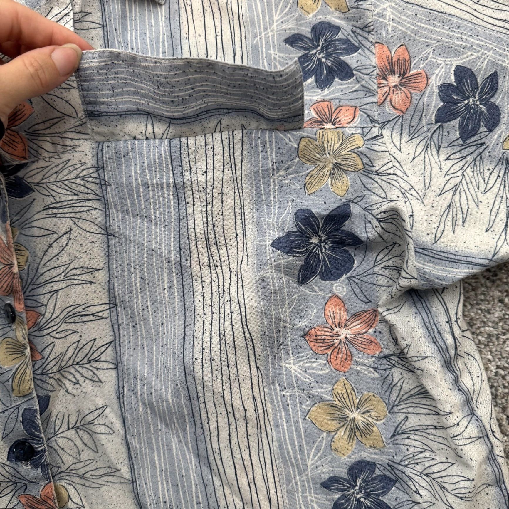 Vintage VINTAGE Tap & Co. Shirt L Blue Floral Hawaiian Camp Coastal Grandma Boho Cabana Chic Button-Up Collar Short Sleeve Pockets Epaulet 80s 90s Women Size L / US 10 / IT 46 - 2 Thumbnail