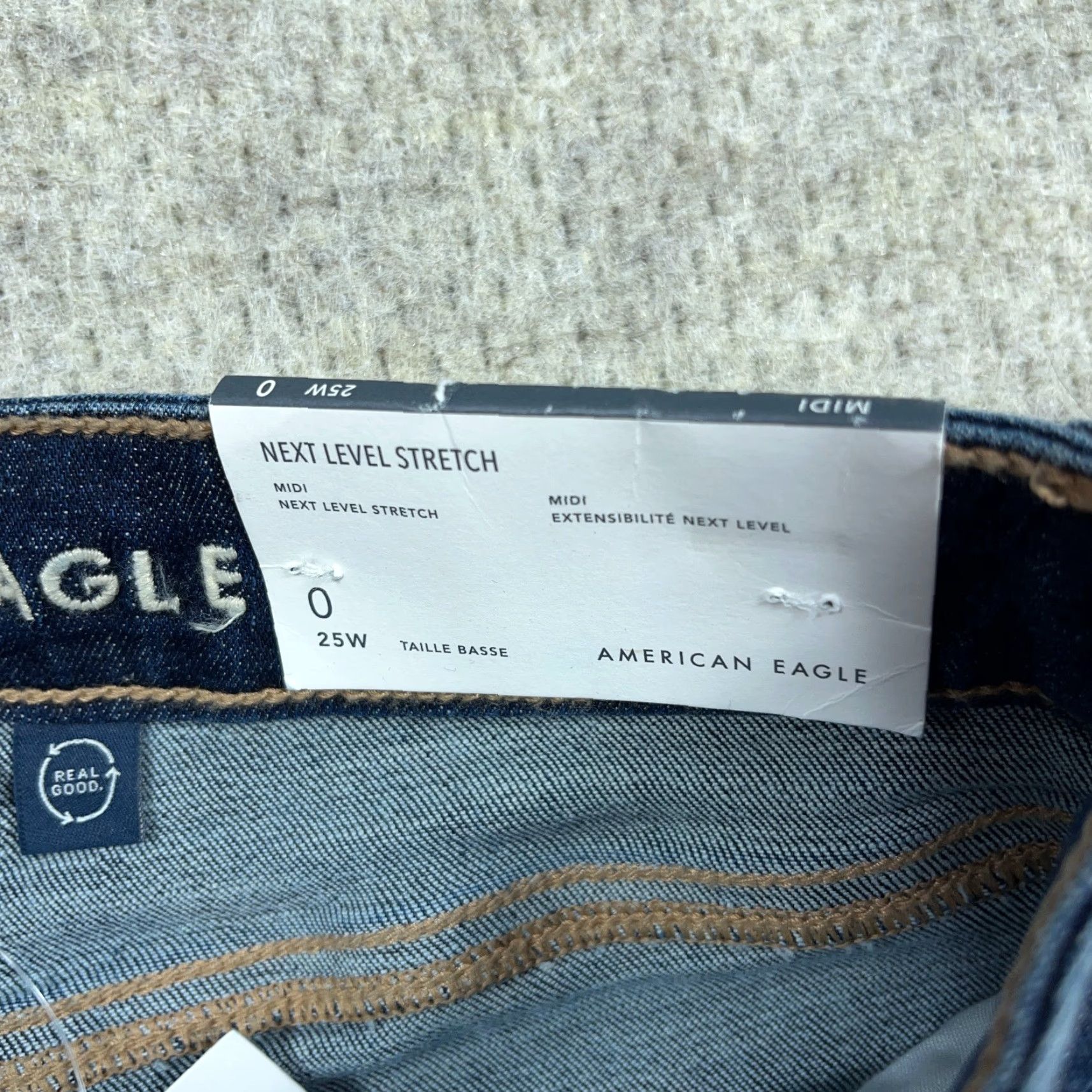 American Eagle Outfitters VINTAGE? No. Actually: American Eagle Shorts Women 0 Midi Cut Off Cuffed Dark Wash Faded Stretch 25W Size 25" / US 0 / IT 36 - 5 Thumbnail