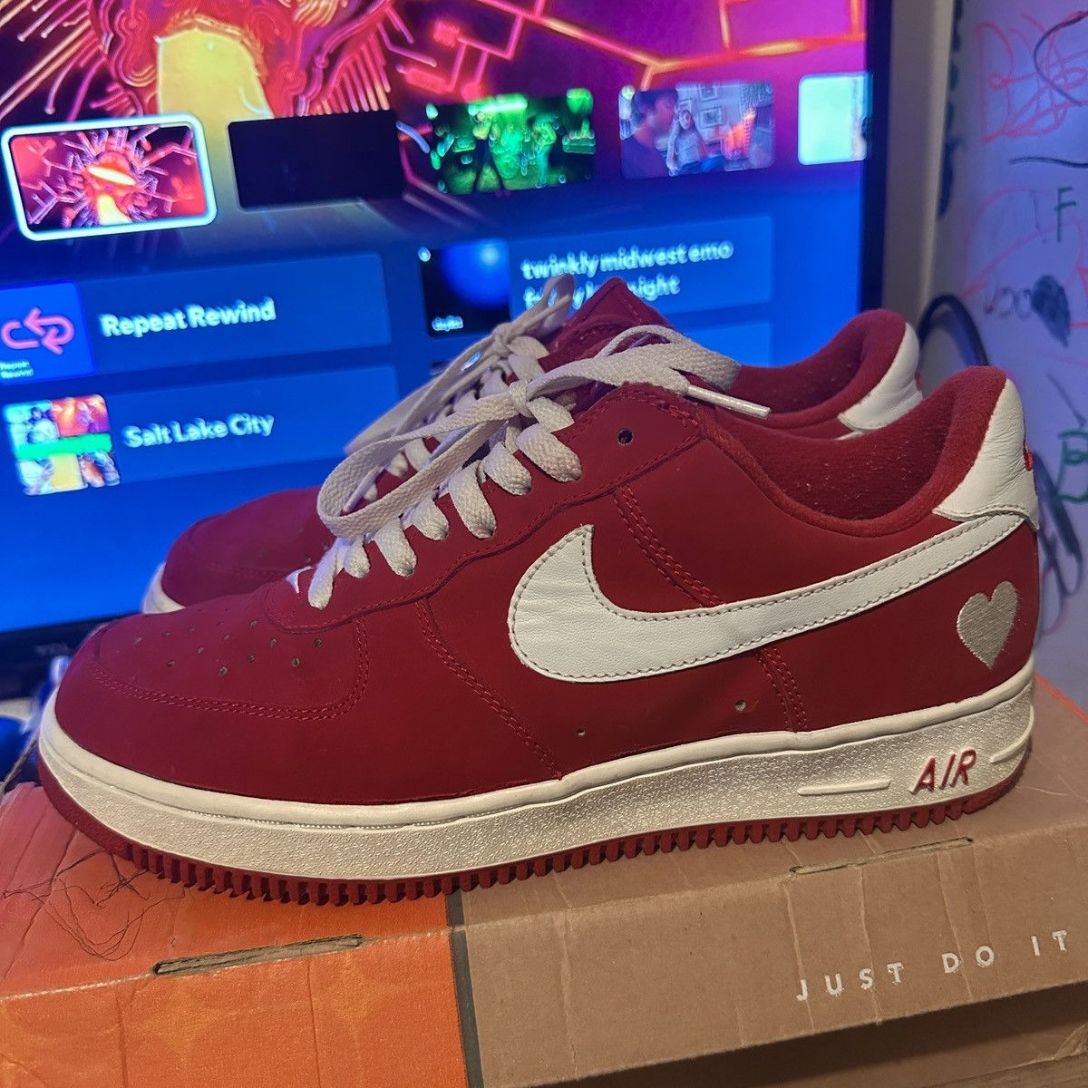 Nike Nike Air Force 1 Valentines Day 2003 wmns Size US 9.5 / EU 42-43 - 2 Thumbnail