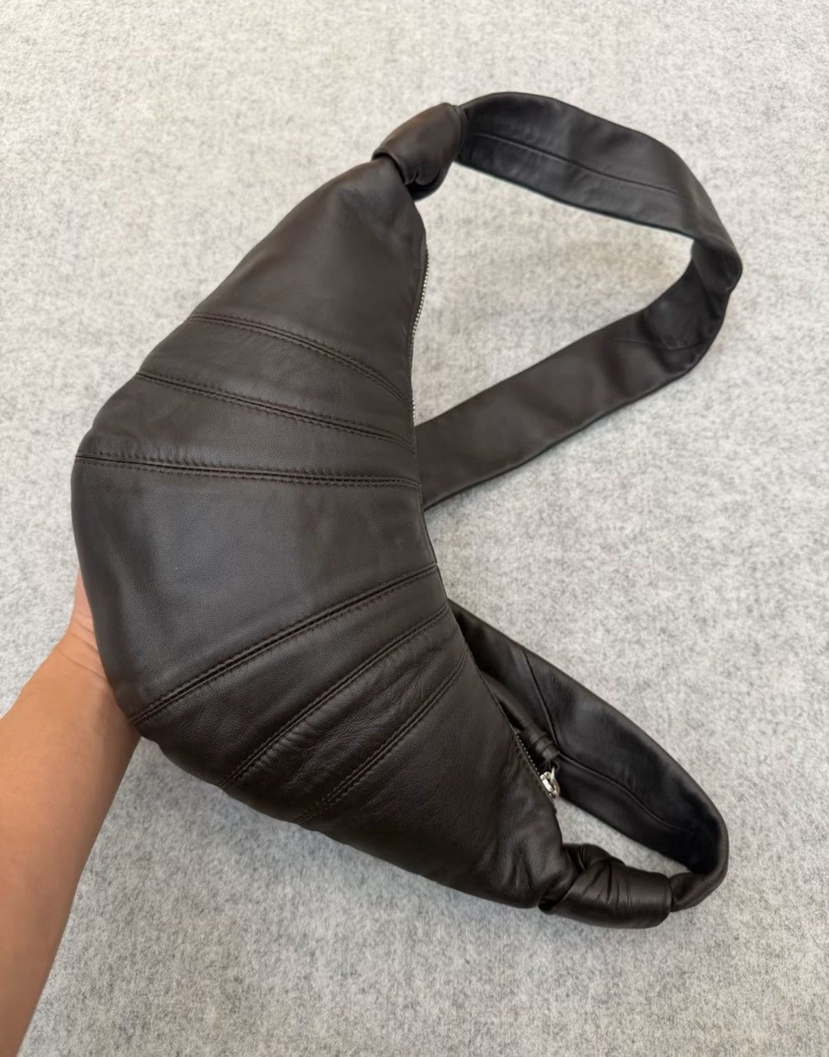 Lemaire Lemaire Small Dark Chocolate Lambskin Croissant Bag K55 Size ONE SIZE - 3 Thumbnail