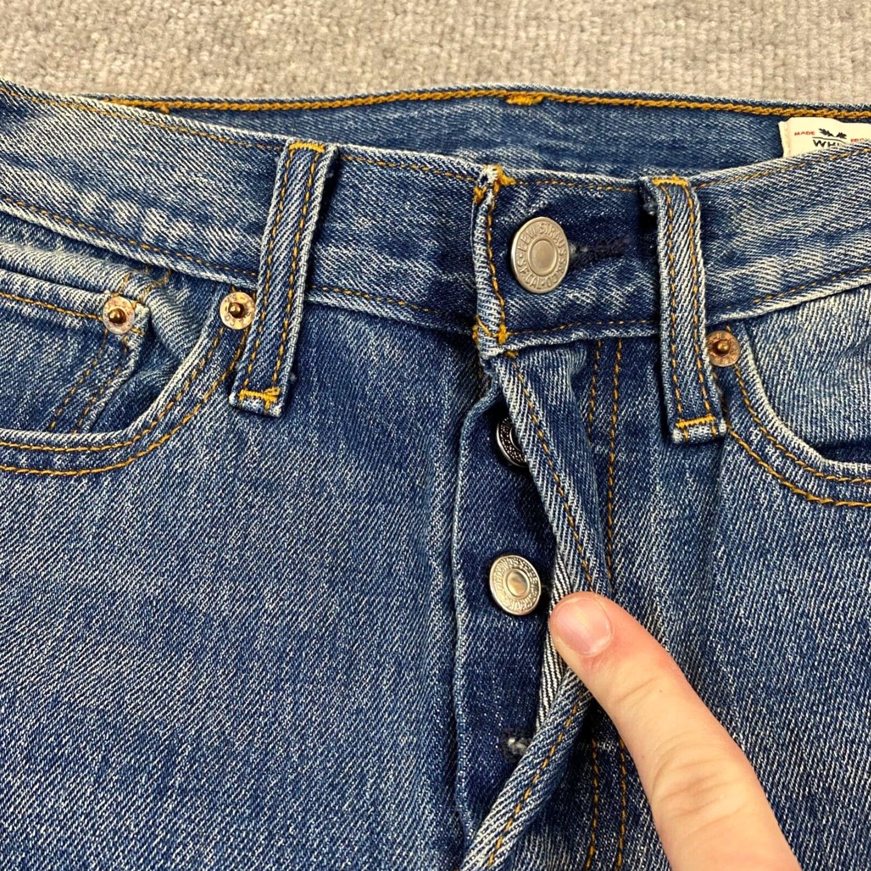 Levi's Levi's Women's Tapered Jeans 24x27.5 Blue Wash 90s Retro Cotton Denim Mid Rise Button Fly Size 42" / US 20 - 7 Thumbnail
