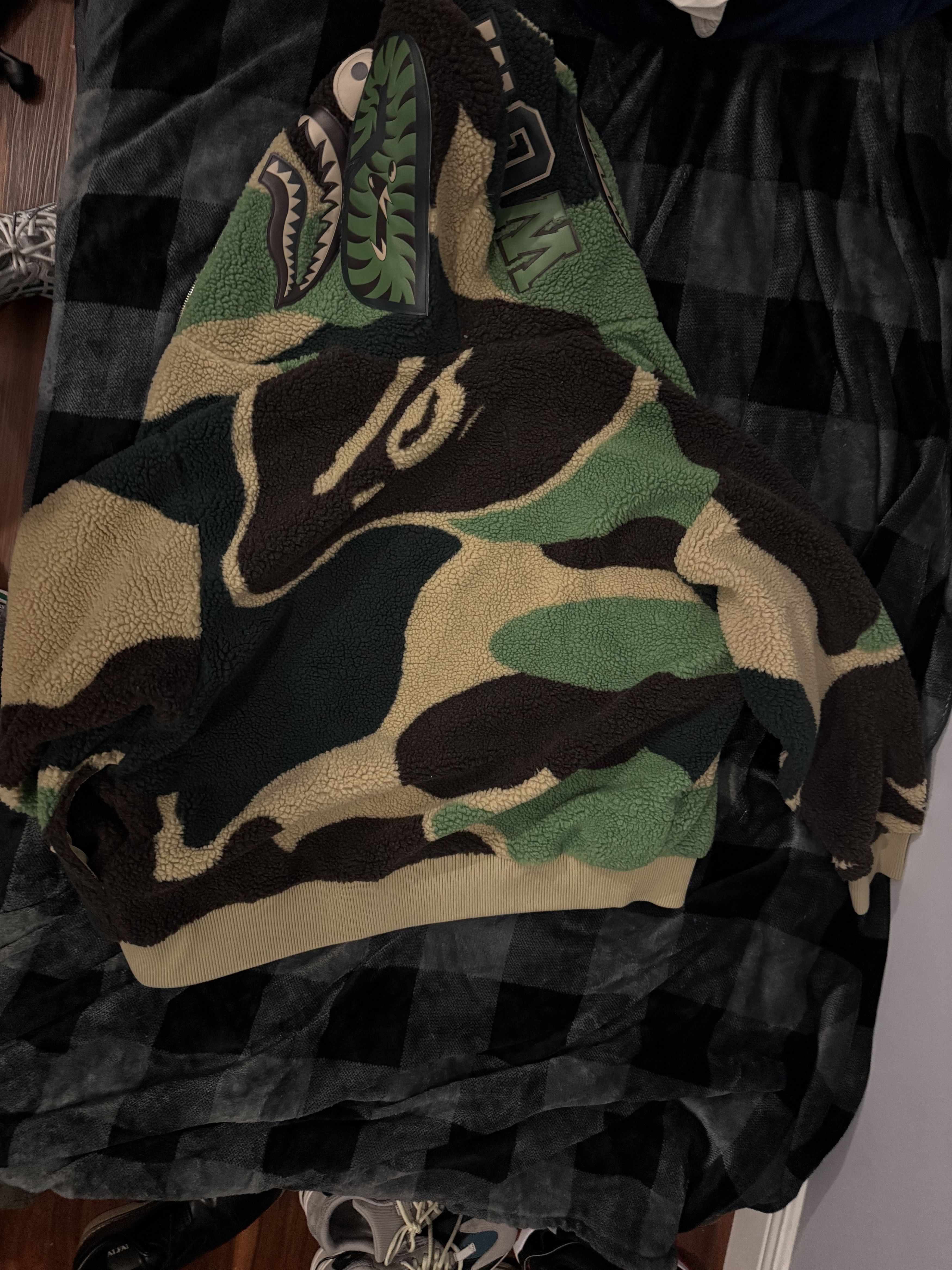 Bape BAPE COLOR CAMO SHARK FULL ZIP SHERPA HODDIE CAMO Size L Size US L / EU 52-54 / 3 - 13 Thumbnail