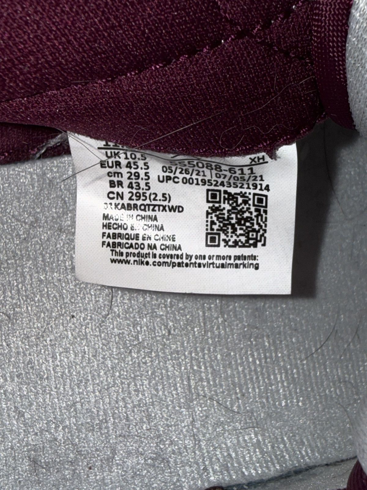 Nike Jordan 1 Retro High OG - Bordeaux Size US 11.5 / EU 44-45 - 3 Thumbnail