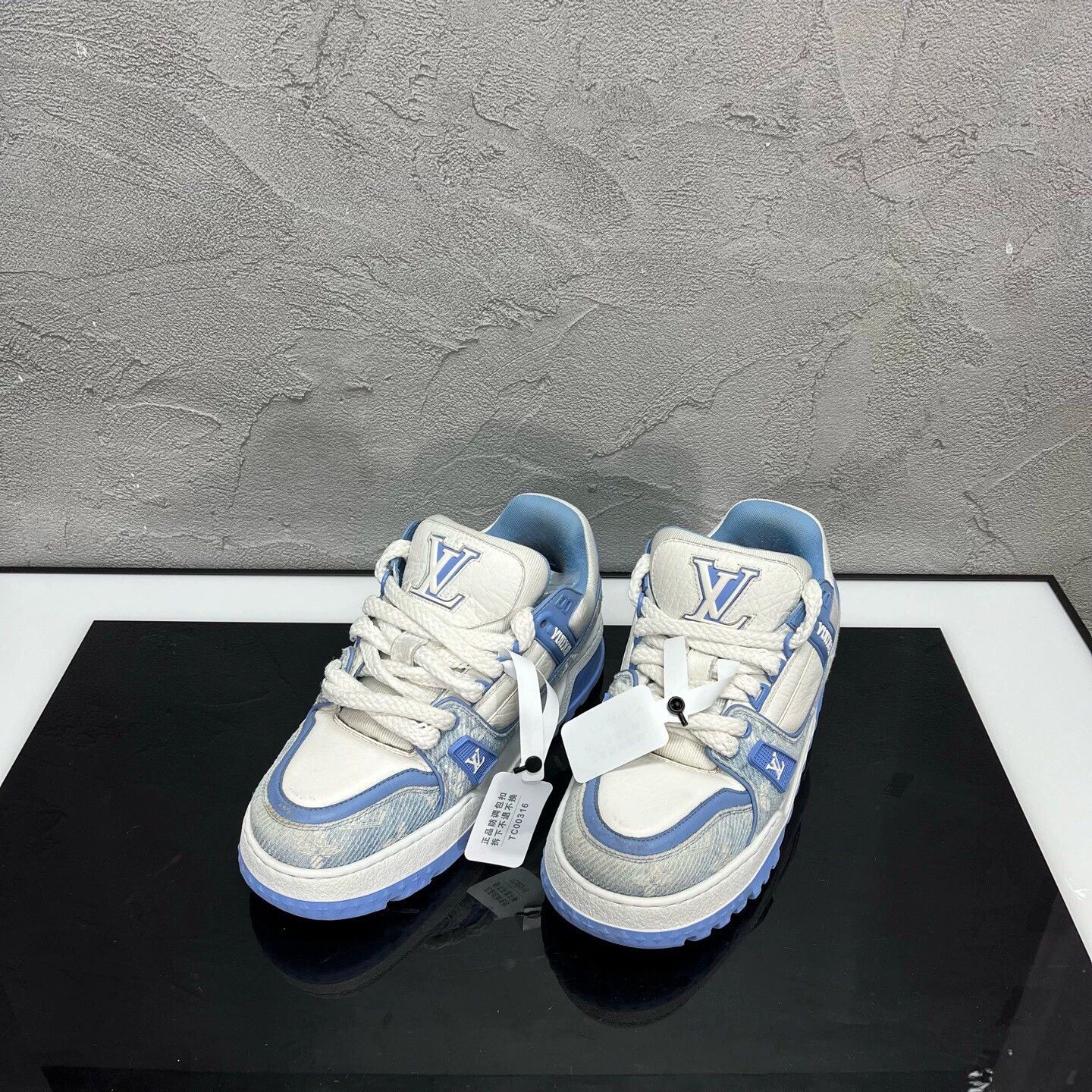 Louis Vuitton LV Trainer Blue White Denim 40 98 New Size US 7 / EU 40 - 1 Thumbnail
