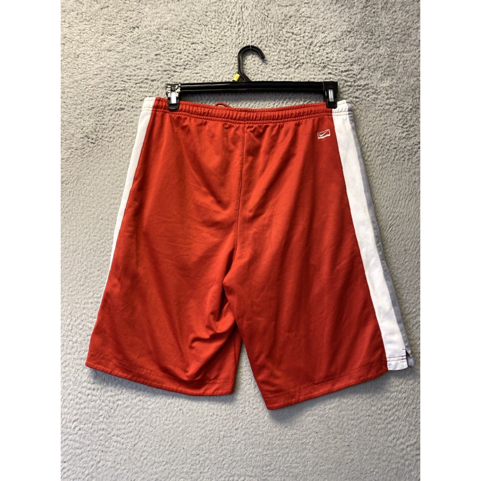 Nike Nike Shorts Basketball Men Medium Red Athletic Performance 90s? (Note: The user asked to output new title only; ensure no extraneous text.) Size US 31 - 7 Thumbnail
