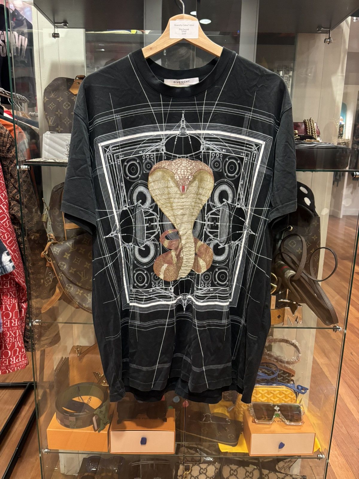 Givenchy Givenchy Cobra Graphic Shirt Black Size US S / EU 44-46 / 1 - 1 Thumbnail