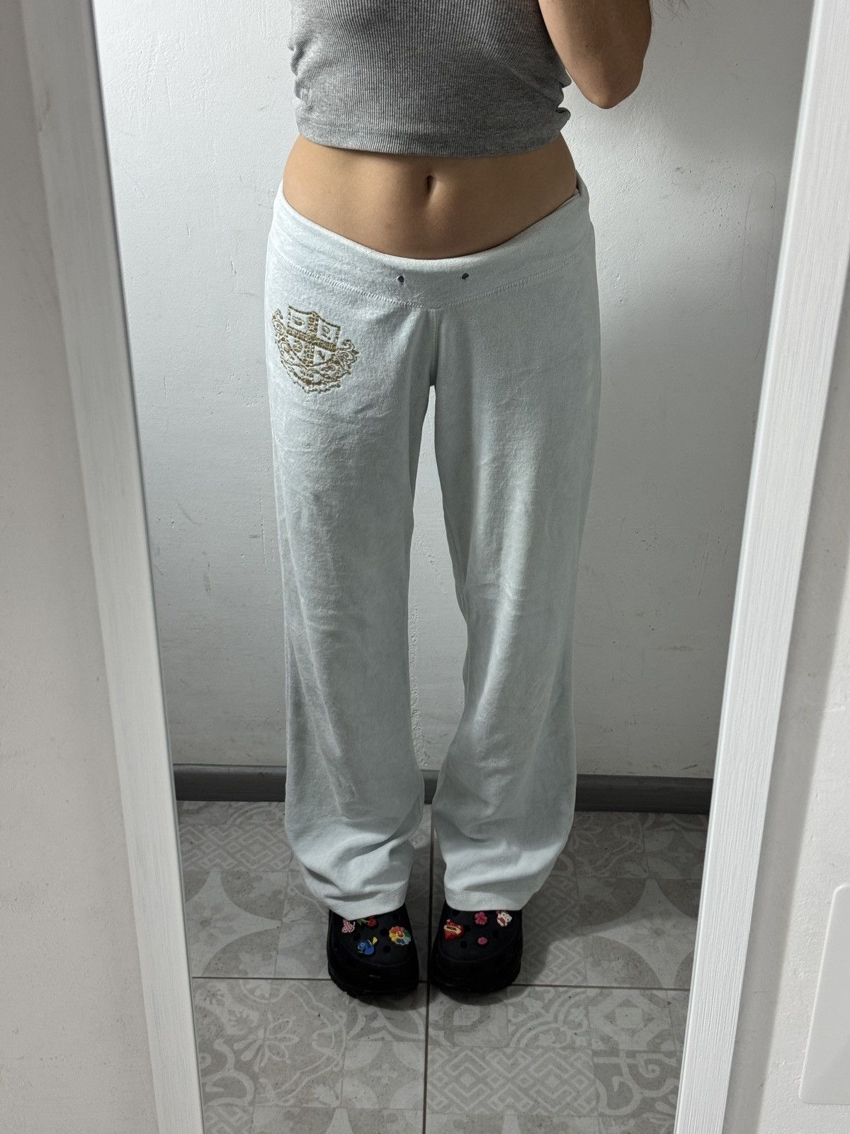 Juicy Couture VINTAGE JUICY COUTURE VELOUR 2000s BACK LOGO BLUE PANTS Size 28" / US 6 / IT 42 - 1 Thumbnail