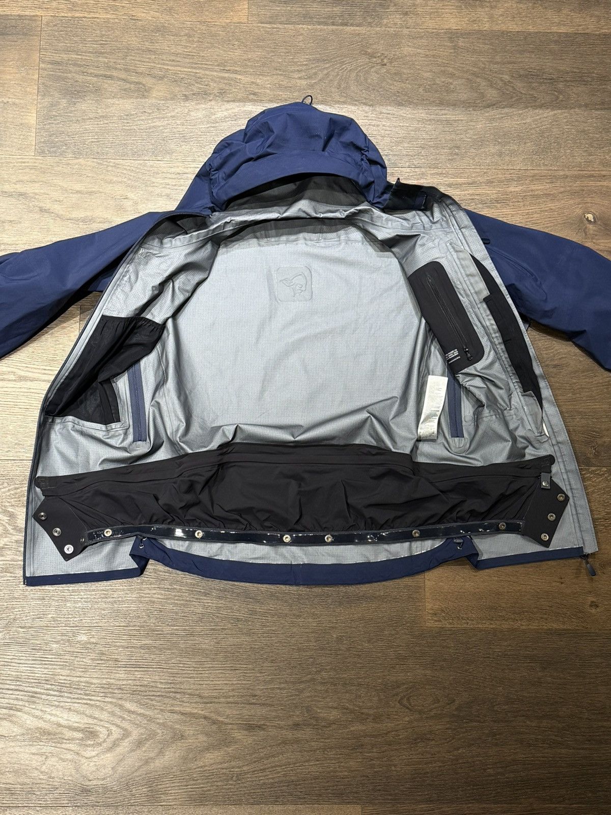 Norrona Norrona Lofoten Gore-Tex Pro Jacket Size US M / EU 48-50 / 2 - 7 Thumbnail