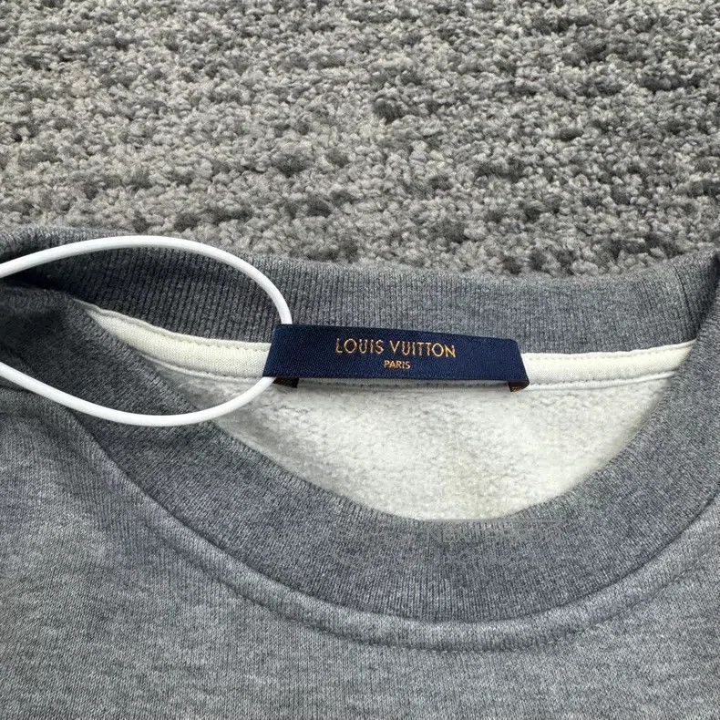 Louis Vuitton Louis Vuitton Twisted Letter LOGO Sweatshirt Size US S / EU 44-46 / 1 - 3 Thumbnail