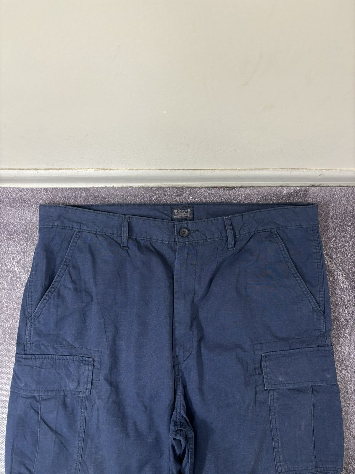 Levi's Vintage Levi’s Y2K Military Style Navy Blue Cargo Shorts Size US 38 / EU 54 - 6 Thumbnail