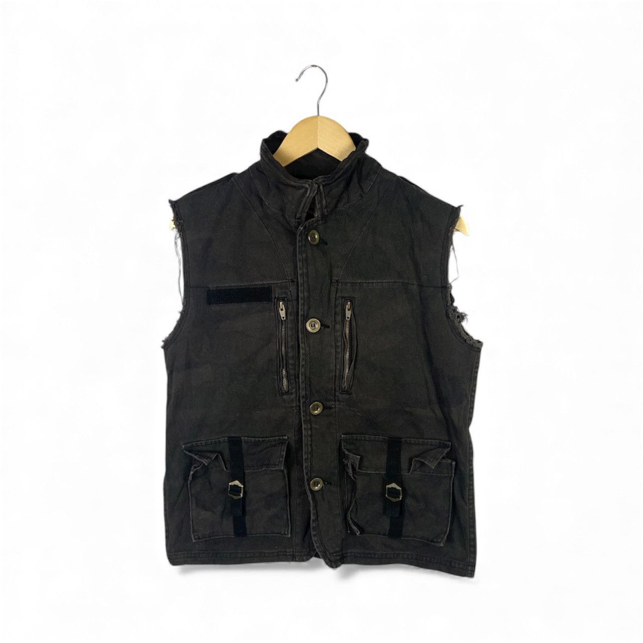 VINTAGE ARME DE PUTE CARGO VETEMENTS JACKET