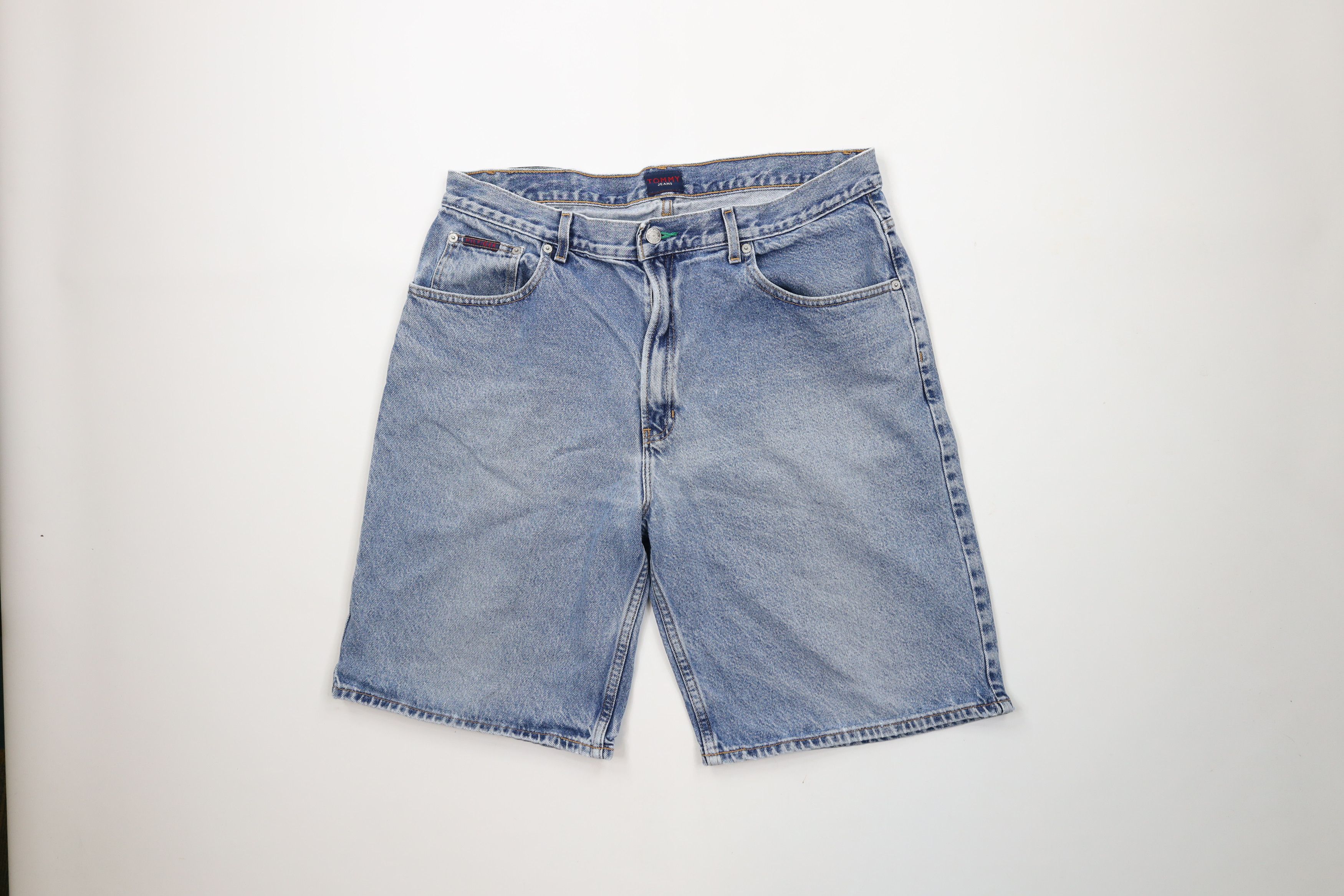 Tommy Hilfiger × Vintage Vintage 90s Tommy Hilfiger Spell Baggy Denim Shorts Jorts Size US 36 / EU 52 - 1 Thumbnail